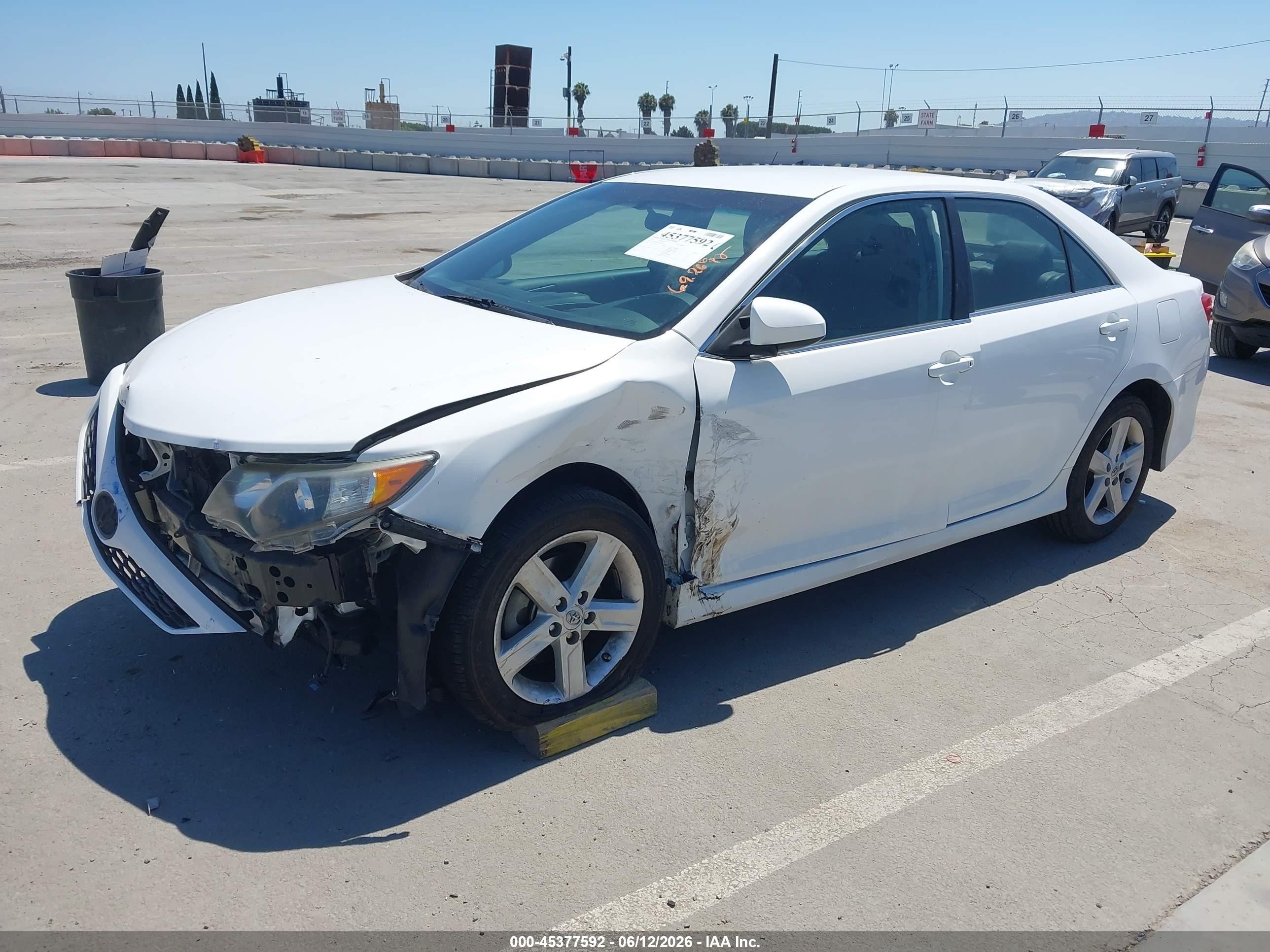 2014 Toyota Camry Se White vin: 4T1BF1FK5EU822696