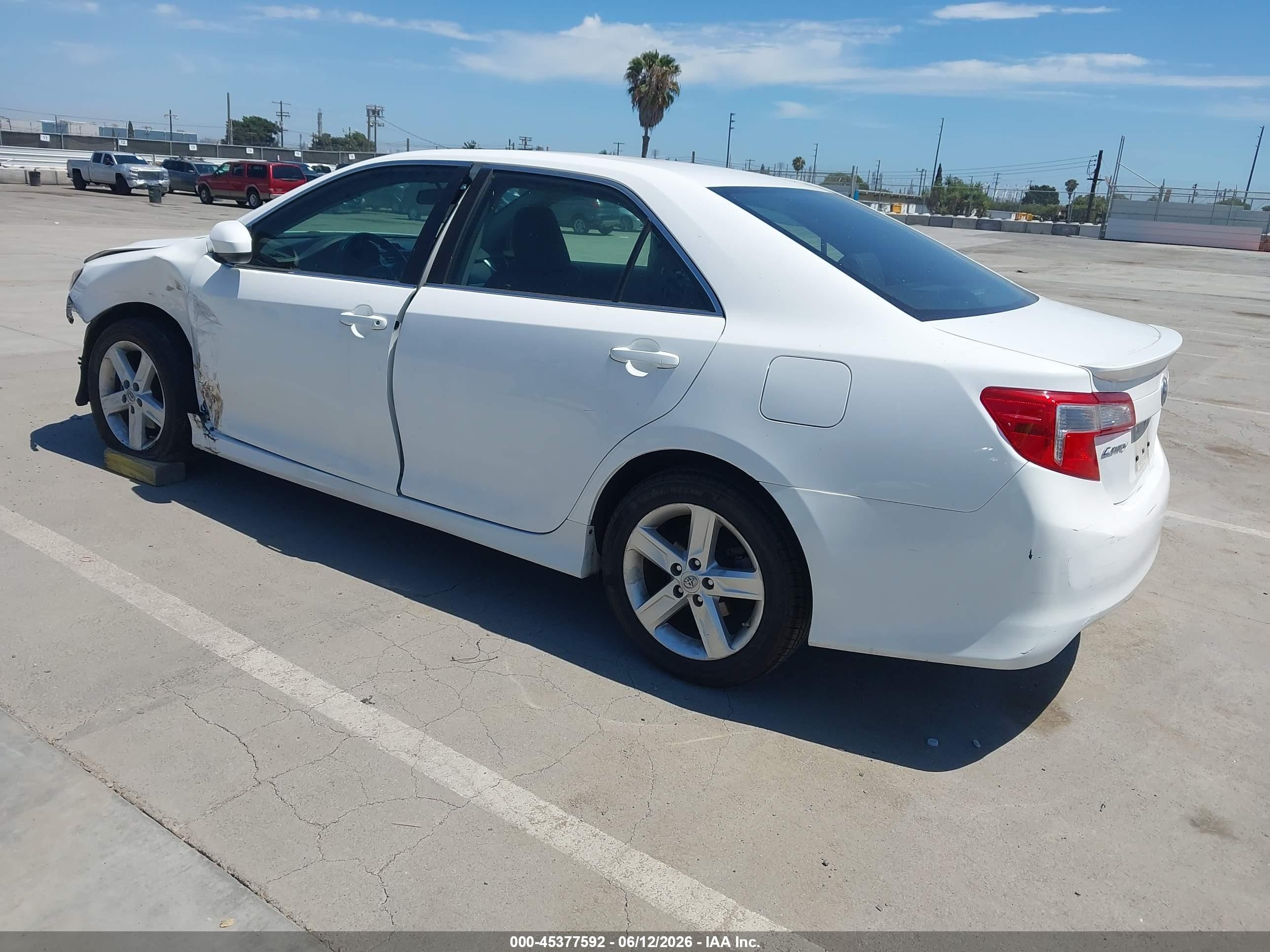 2014 Toyota Camry Se White vin: 4T1BF1FK5EU822696