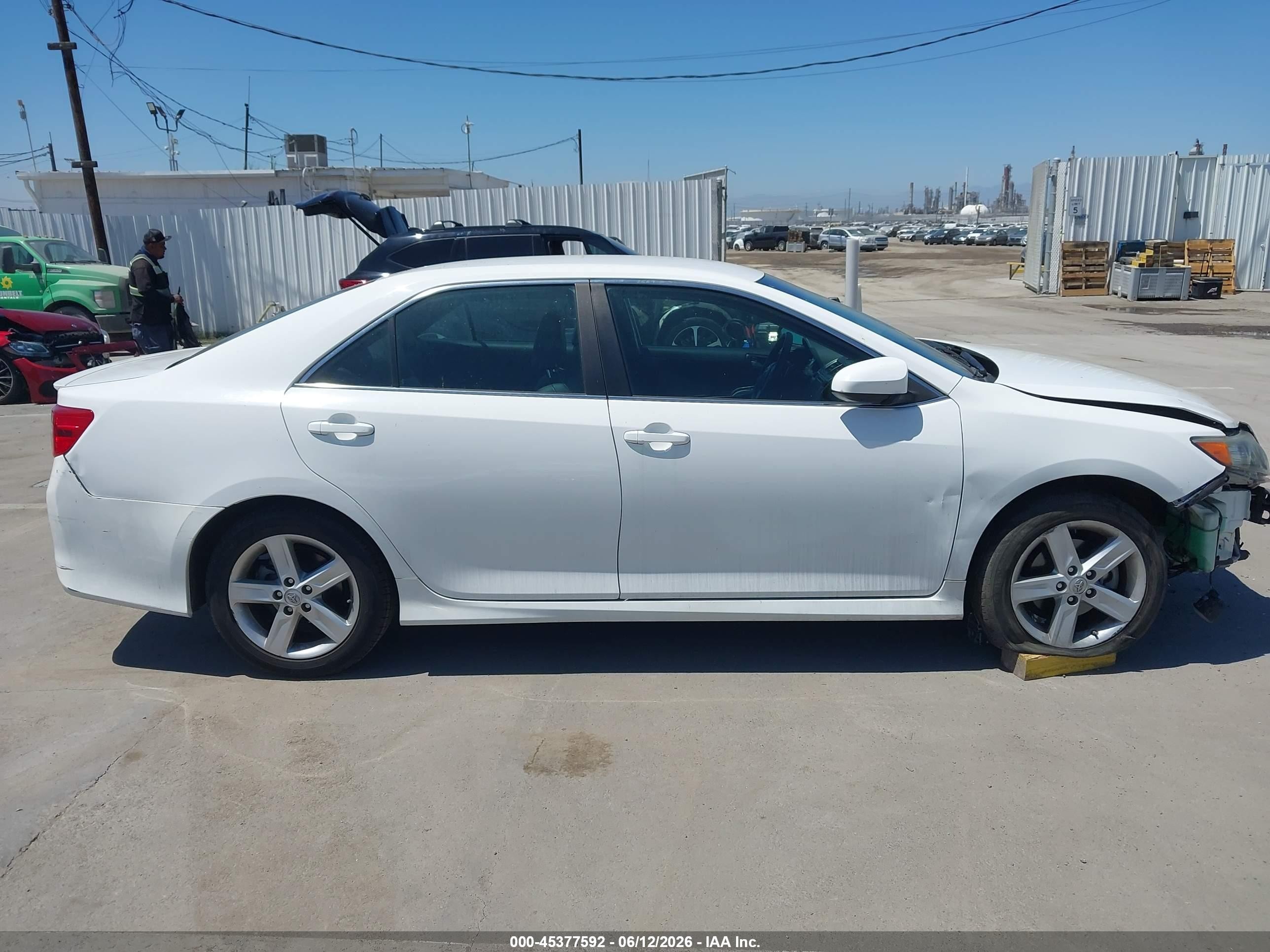 2014 Toyota Camry Se White vin: 4T1BF1FK5EU822696