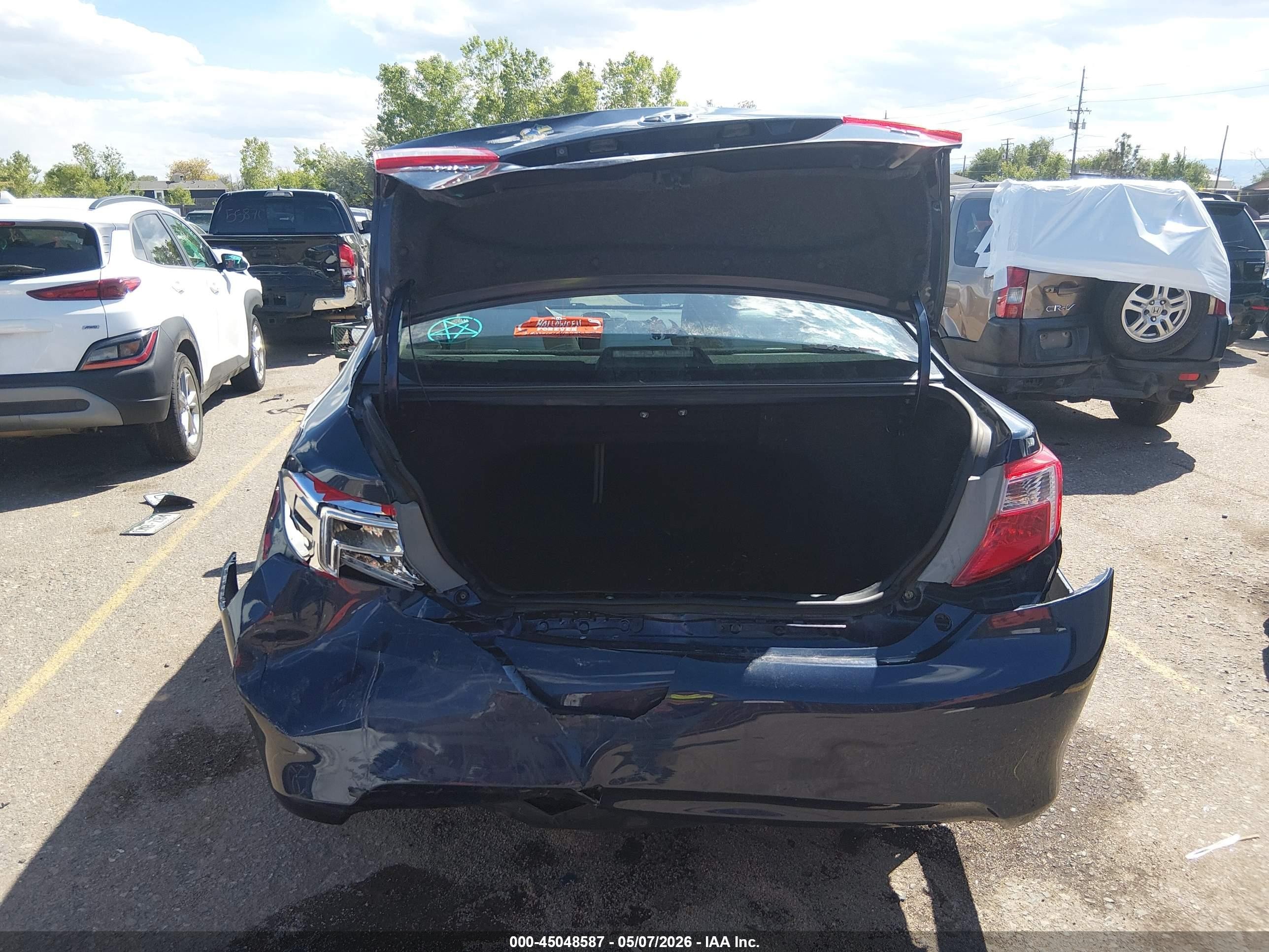 2014 Toyota Camry Le Dark Blue vin: 4T1BF1FK5EU824562