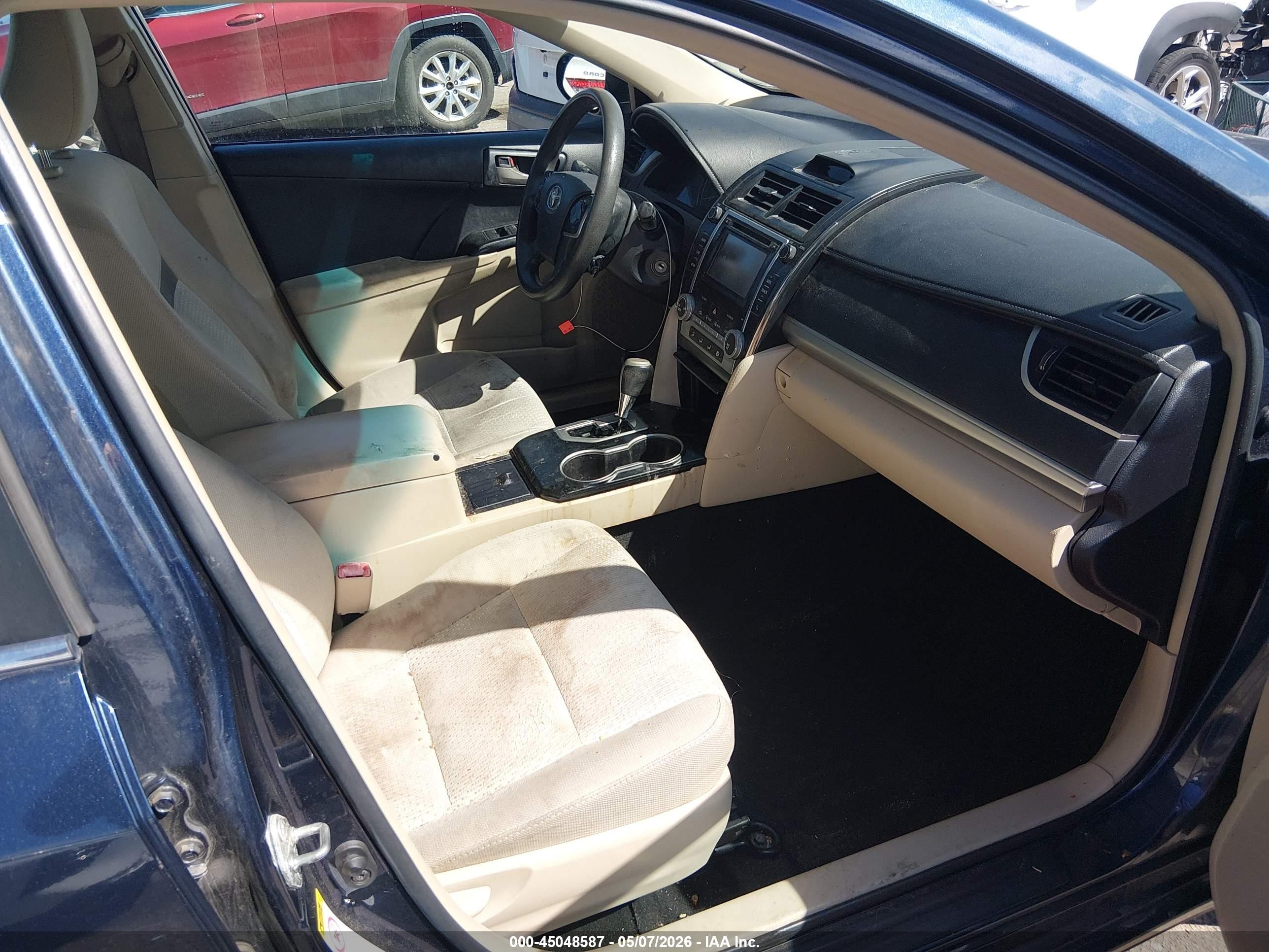 2014 Toyota Camry Le Dark Blue vin: 4T1BF1FK5EU824562