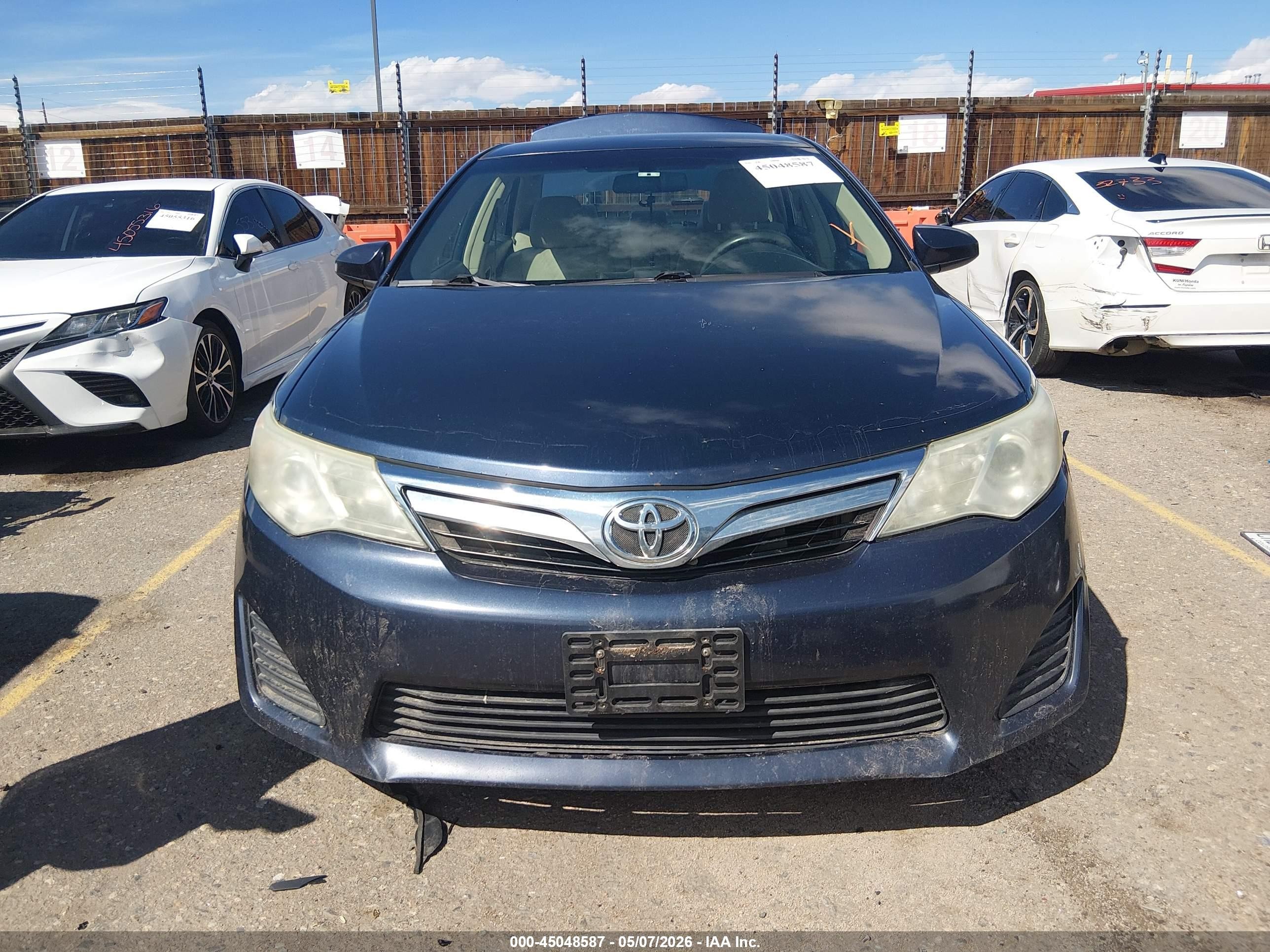 2014 Toyota Camry Le Dark Blue vin: 4T1BF1FK5EU824562