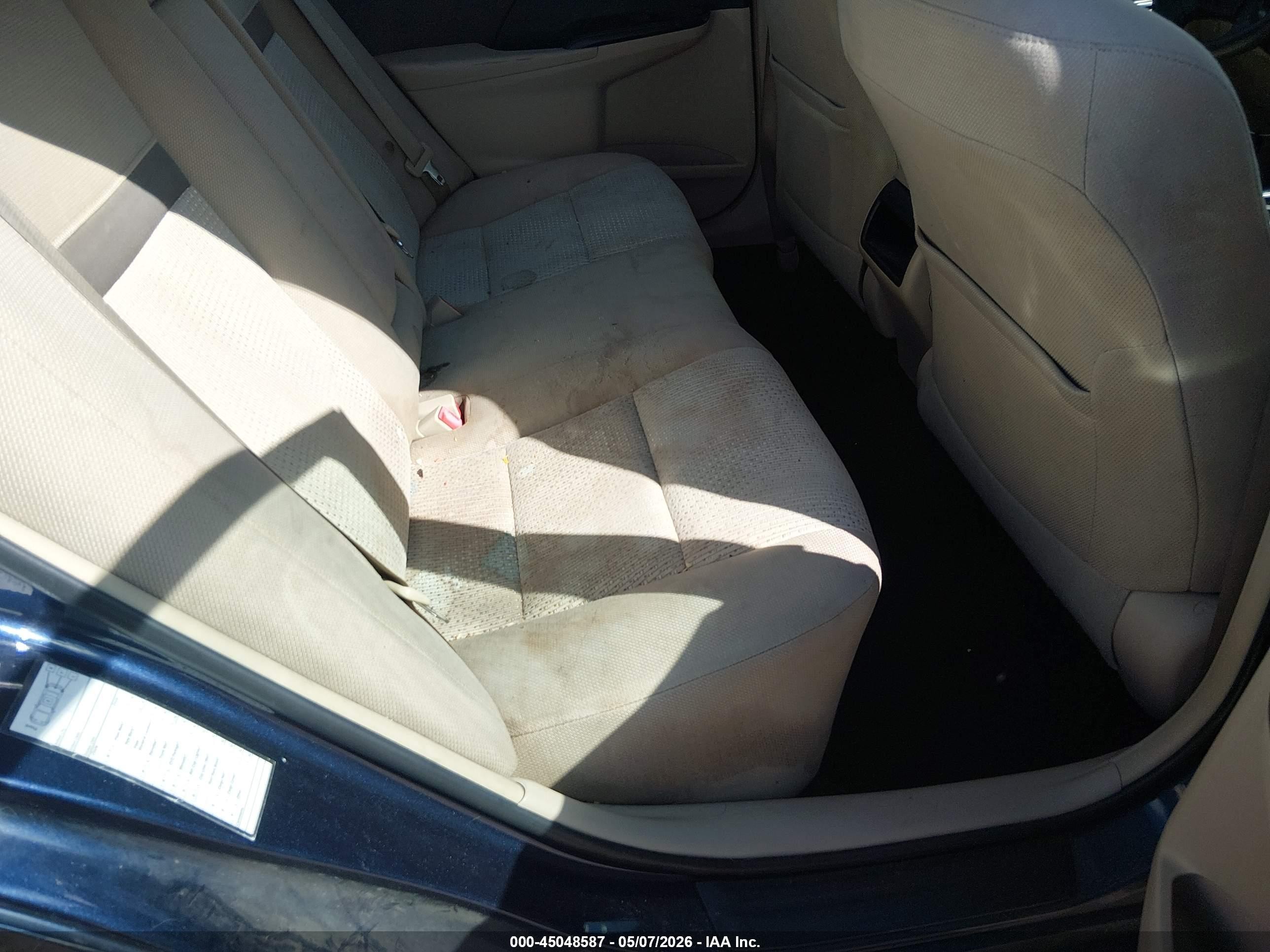 2014 Toyota Camry Le Dark Blue vin: 4T1BF1FK5EU824562