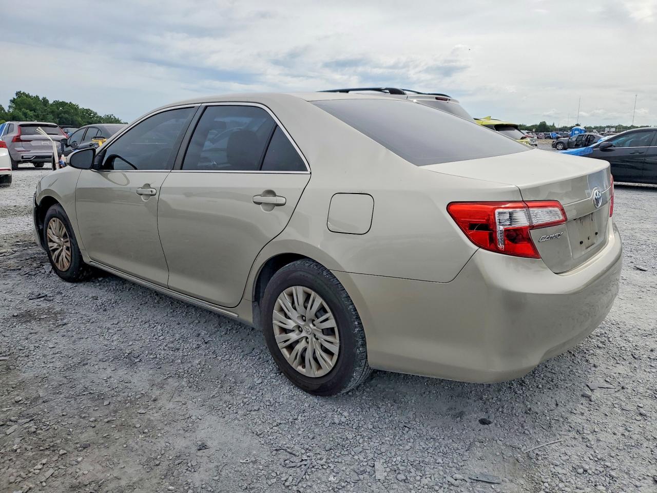 2014 Toyota Camry Le Gold vin: 4T1BF1FK5EU852734