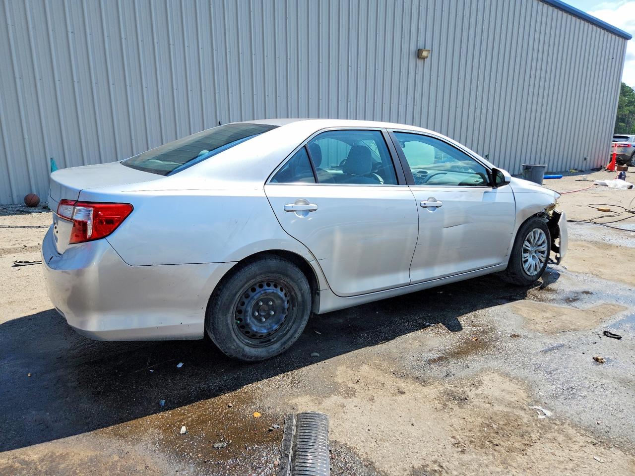 2014 Toyota Camry L Silver vin: 4T1BF1FK5EU855536