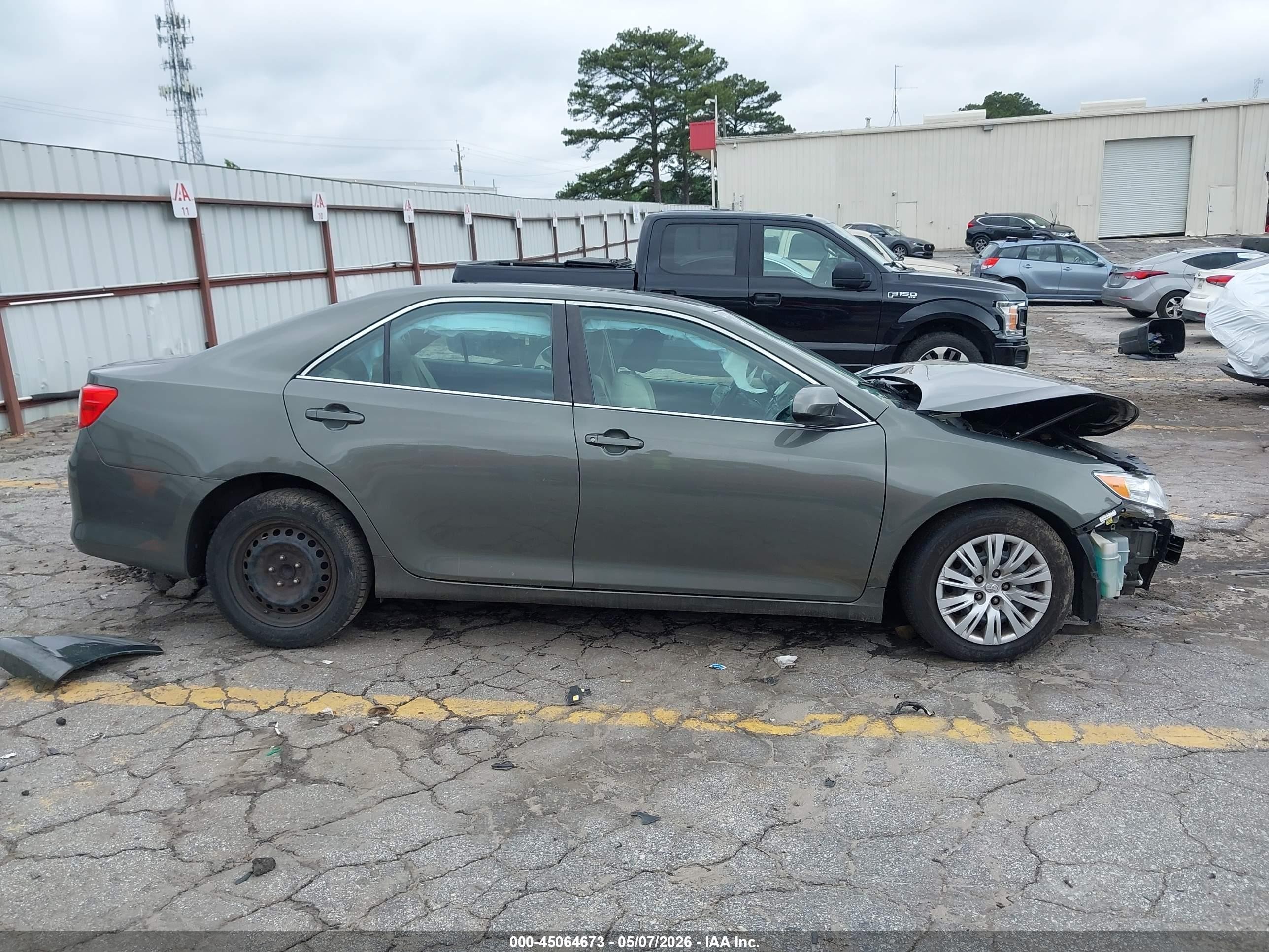 2014 Toyota Camry L Серый vin: 4T1BF1FK5EU866133