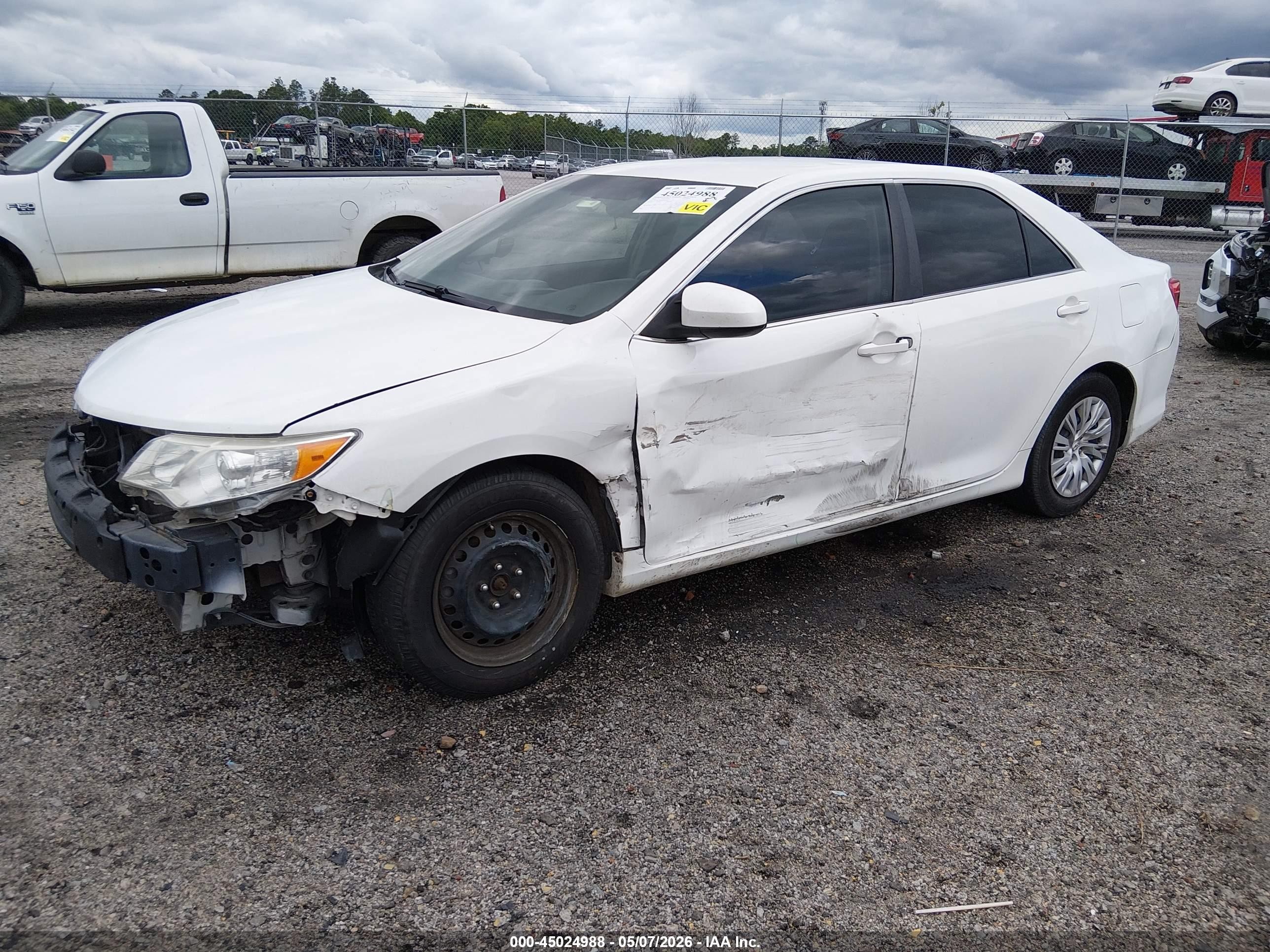 2014 Toyota Camry L White vin: 4T1BF1FK5EU866505