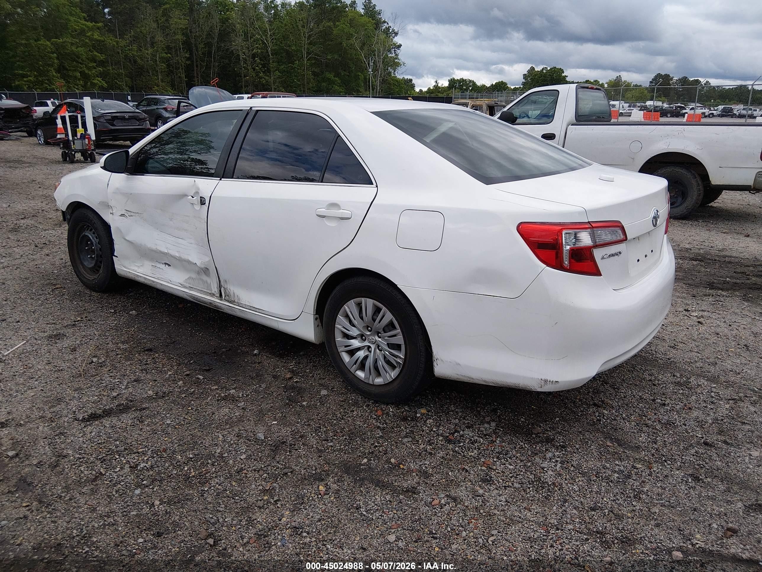 2014 Toyota Camry L White vin: 4T1BF1FK5EU866505
