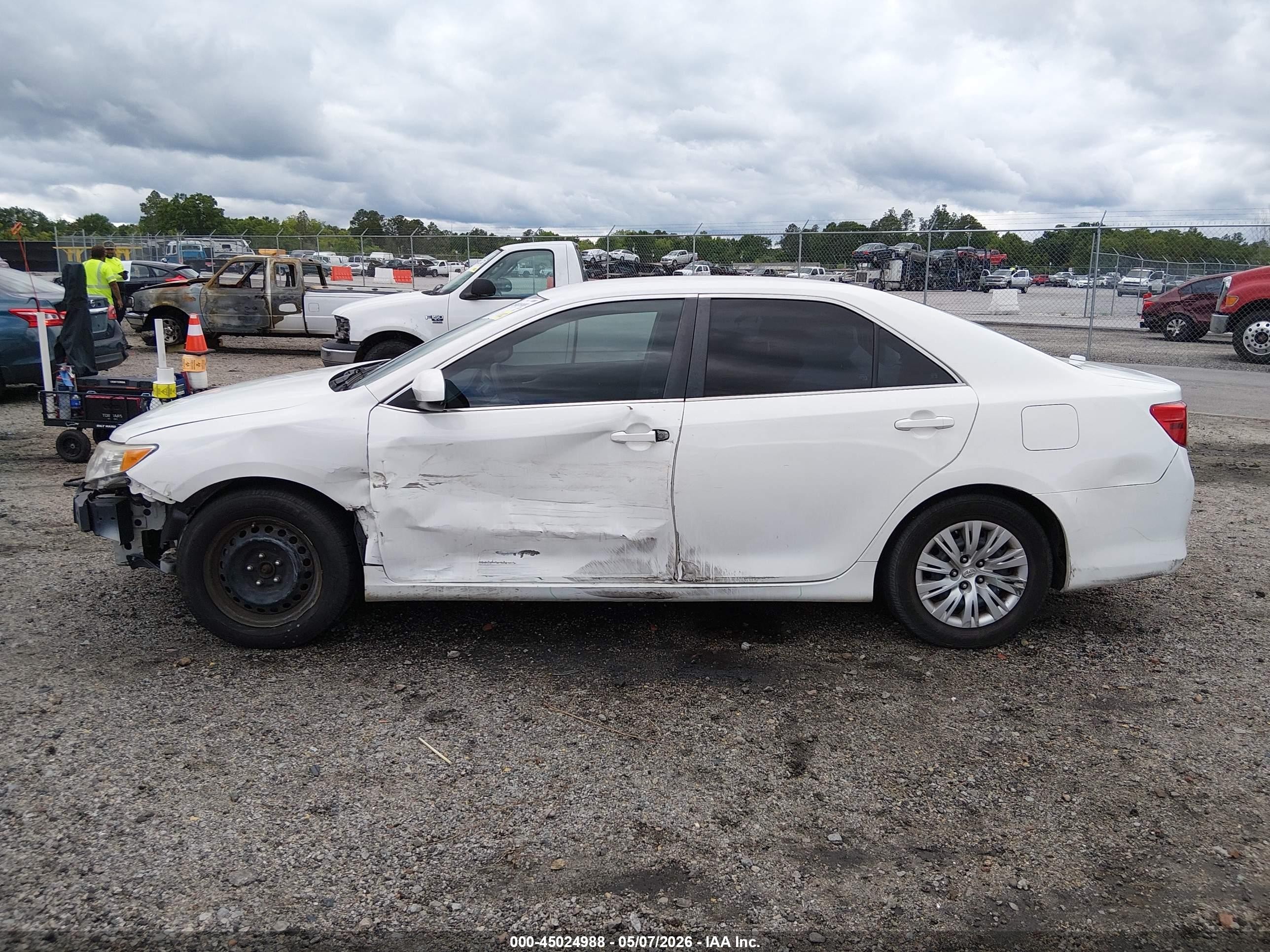2014 Toyota Camry L White vin: 4T1BF1FK5EU866505