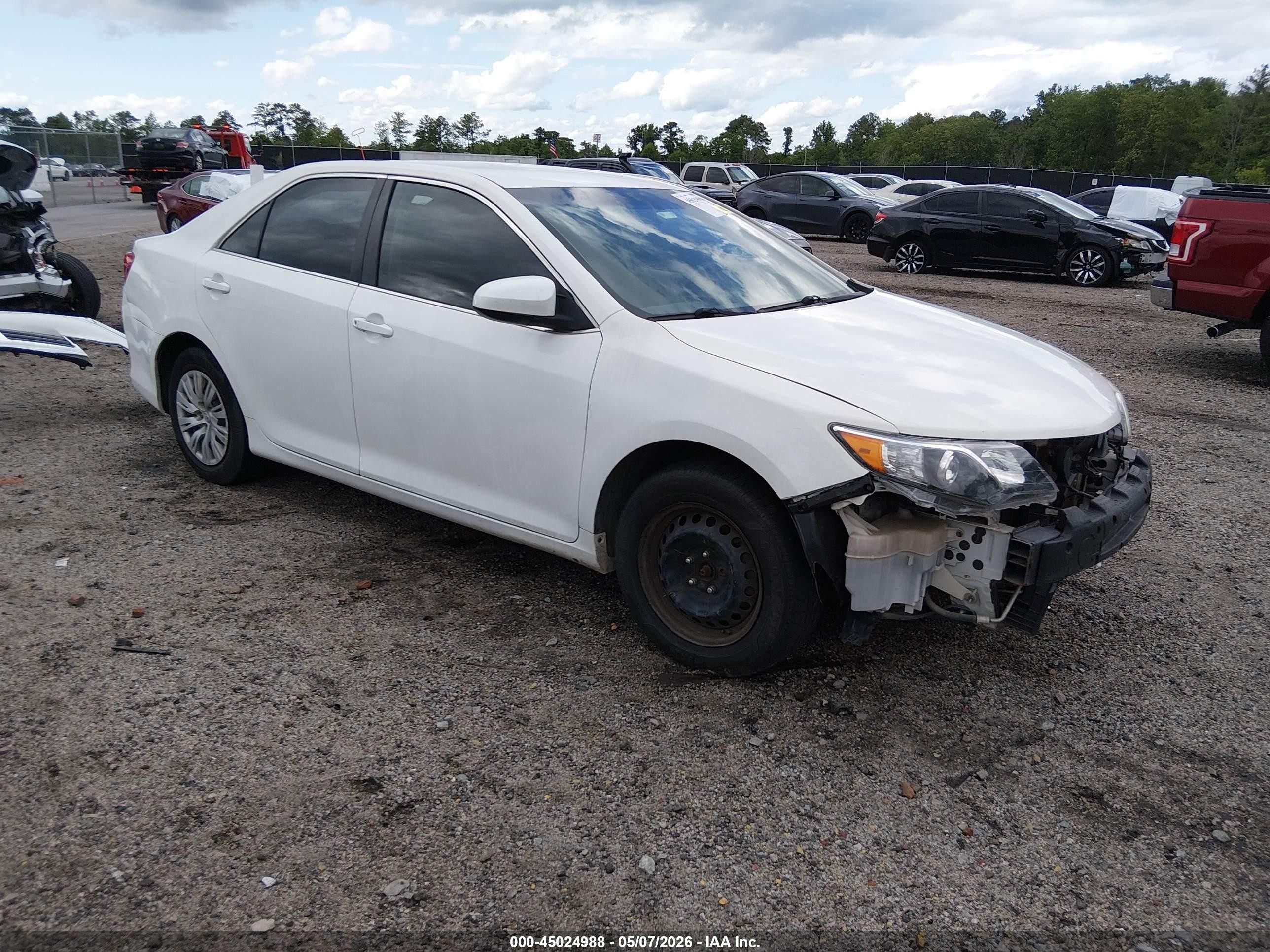 2014 Toyota Camry L White vin: 4T1BF1FK5EU866505