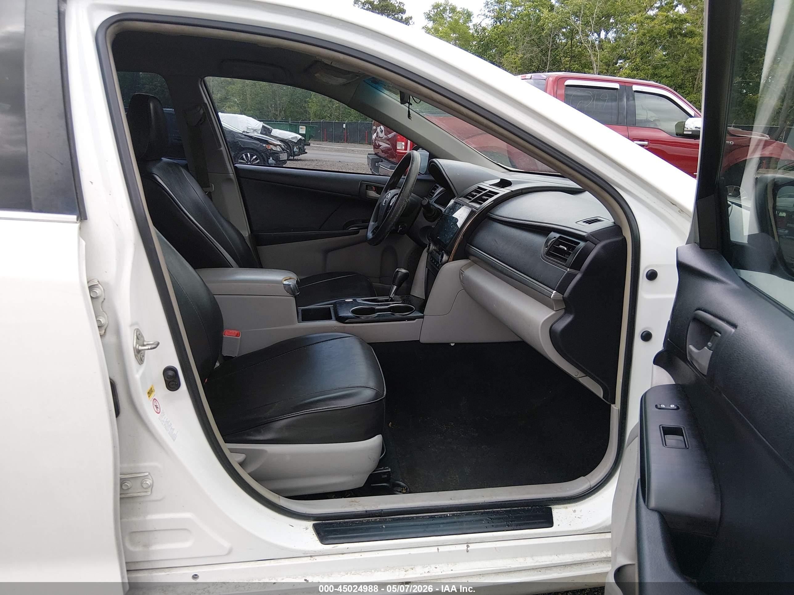 2014 Toyota Camry L White vin: 4T1BF1FK5EU866505