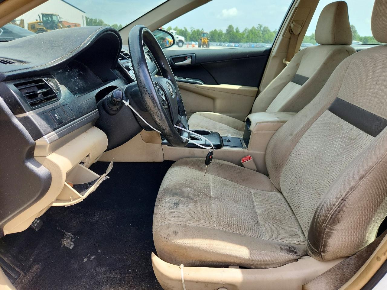 2014 Toyota Camry Le White vin: 4T1BF1FK5EU869968