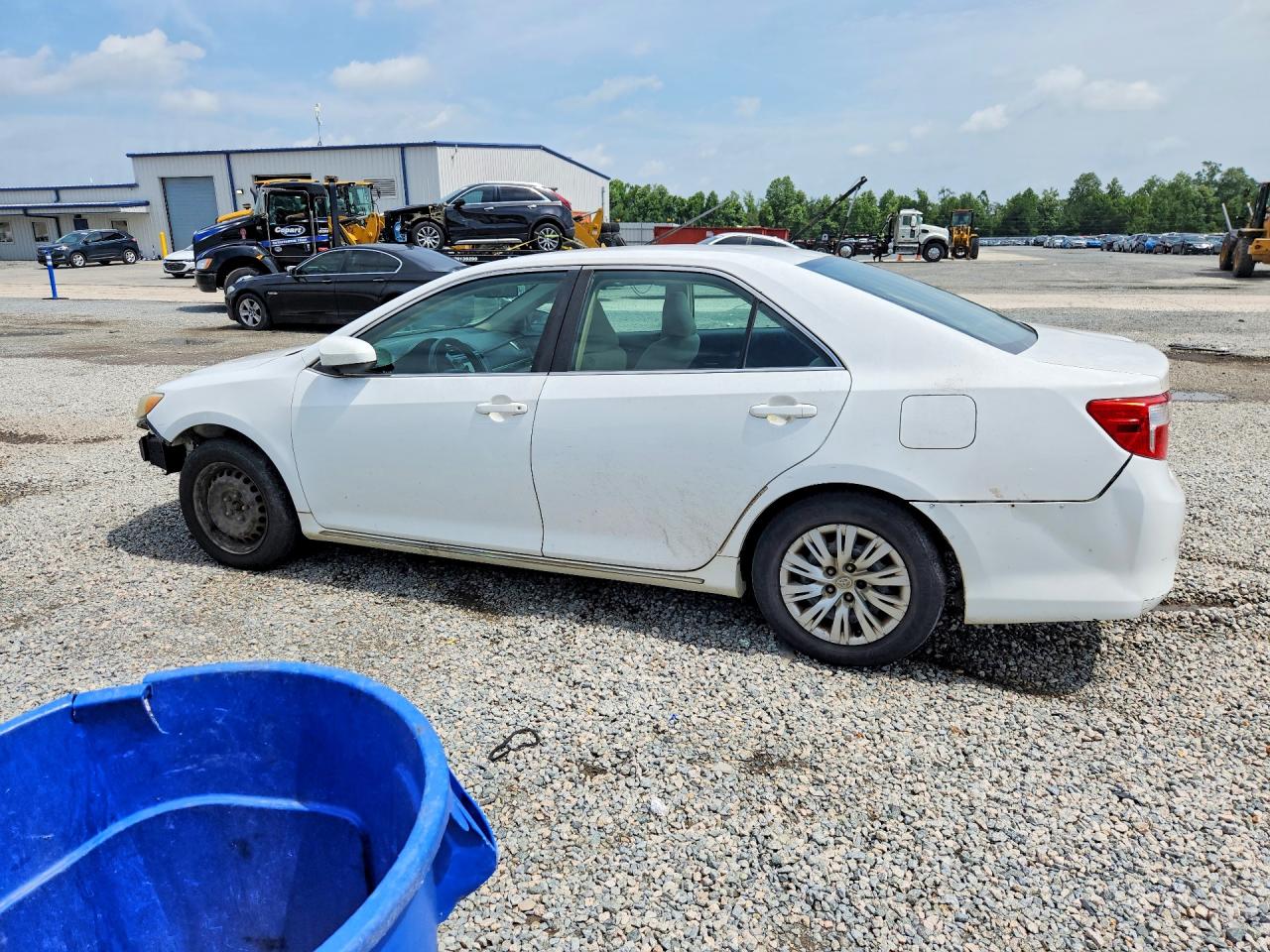 2014 Toyota Camry Le White vin: 4T1BF1FK5EU869968