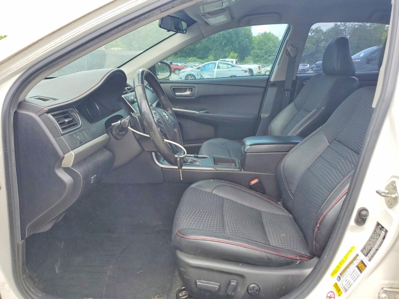 2015 Toyota Camry Se White vin: 4T1BF1FK5FU007156