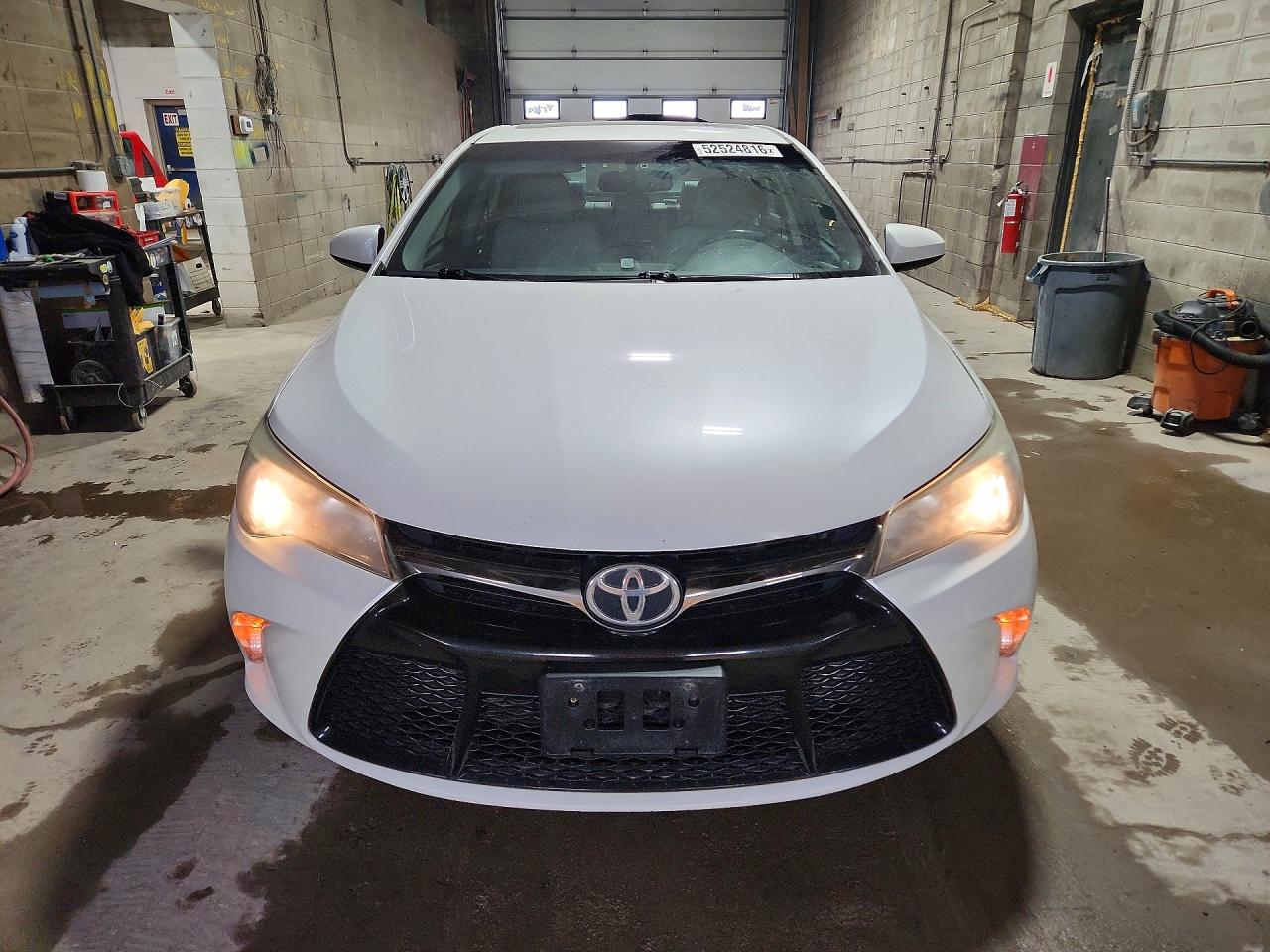 2015 Toyota Camry Se White vin: 4T1BF1FK5FU023874