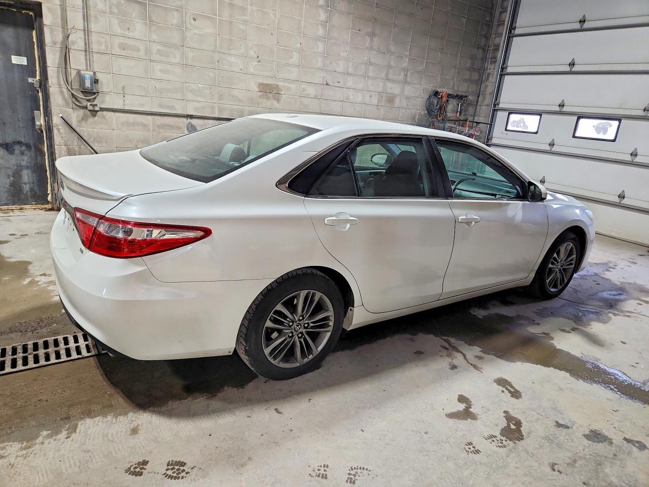 2015 Toyota Camry Se White vin: 4T1BF1FK5FU023874