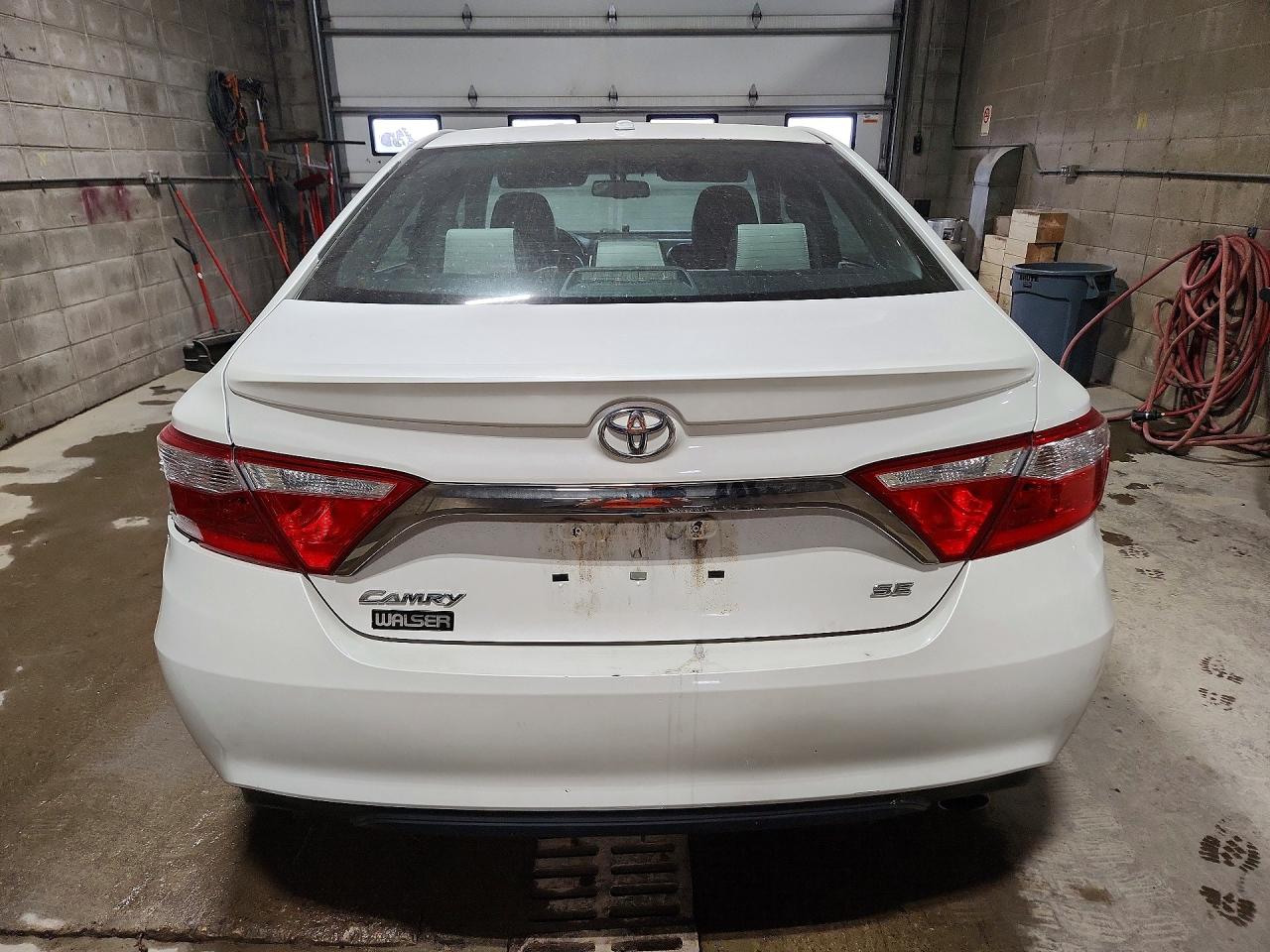 2015 Toyota Camry Se White vin: 4T1BF1FK5FU023874