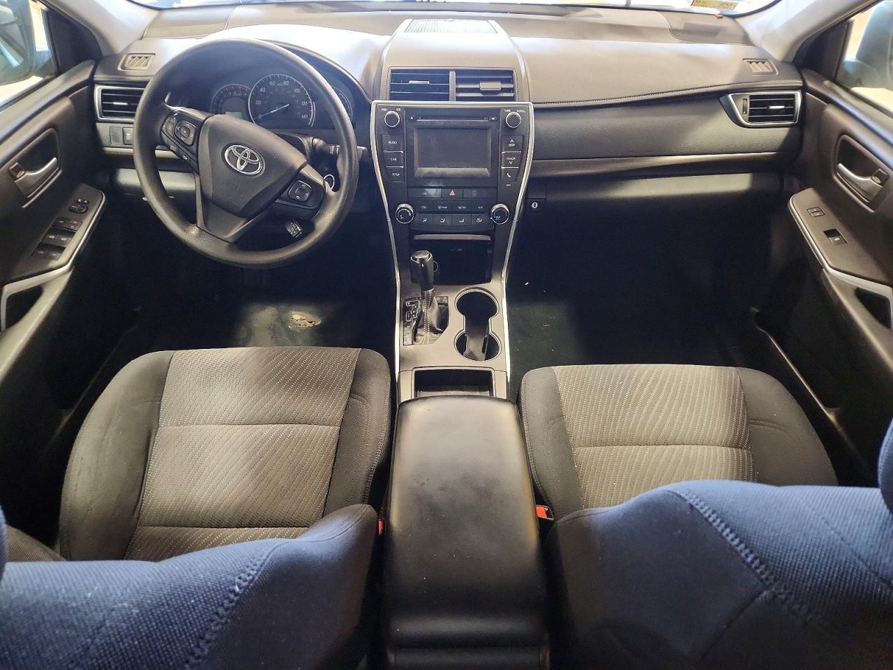 2015 Toyota Camry Le Серебряный vin: 4T1BF1FK5FU027780