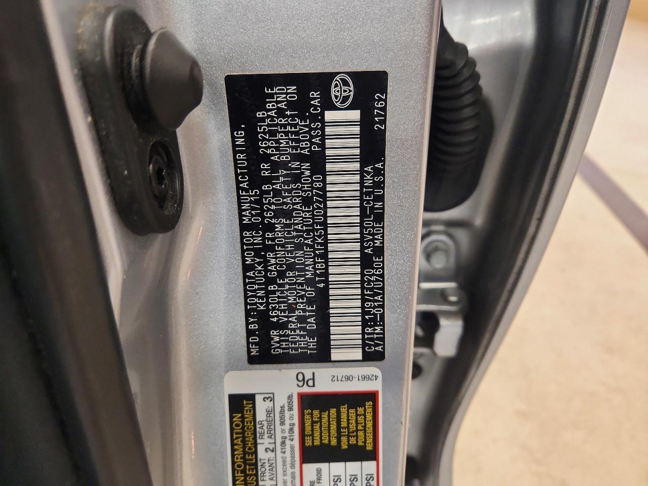 2015 Toyota Camry Le Серебряный vin: 4T1BF1FK5FU027780