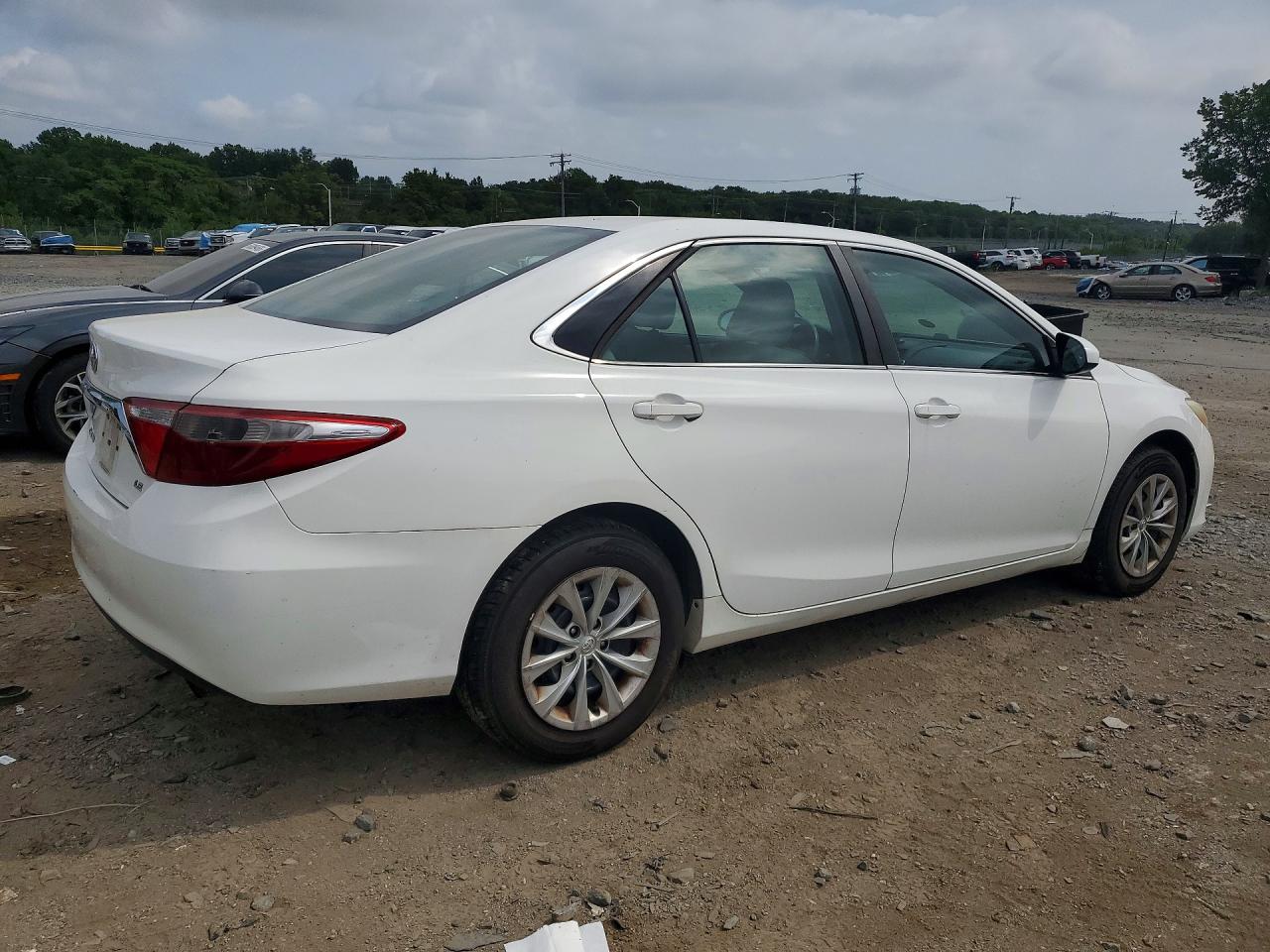 2015 Toyota Camry Le White vin: 4T1BF1FK5FU036155