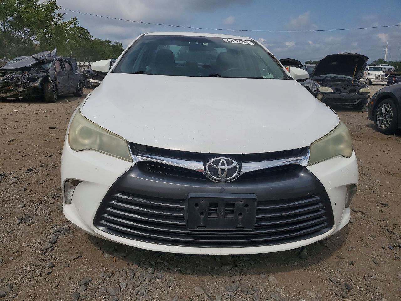 2015 Toyota Camry Le White vin: 4T1BF1FK5FU036155