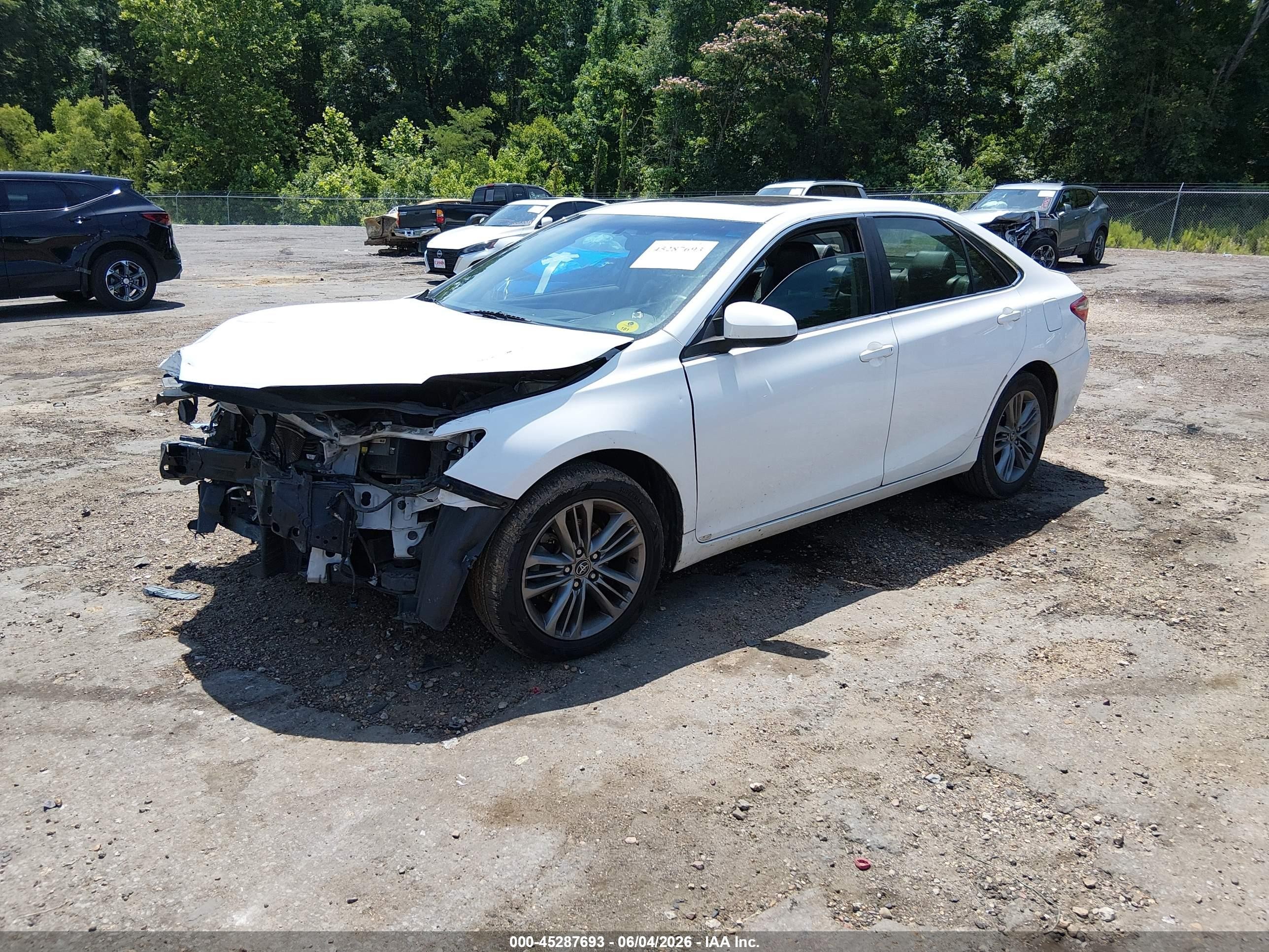 2015 Toyota Camry Se White vin: 4T1BF1FK5FU047379