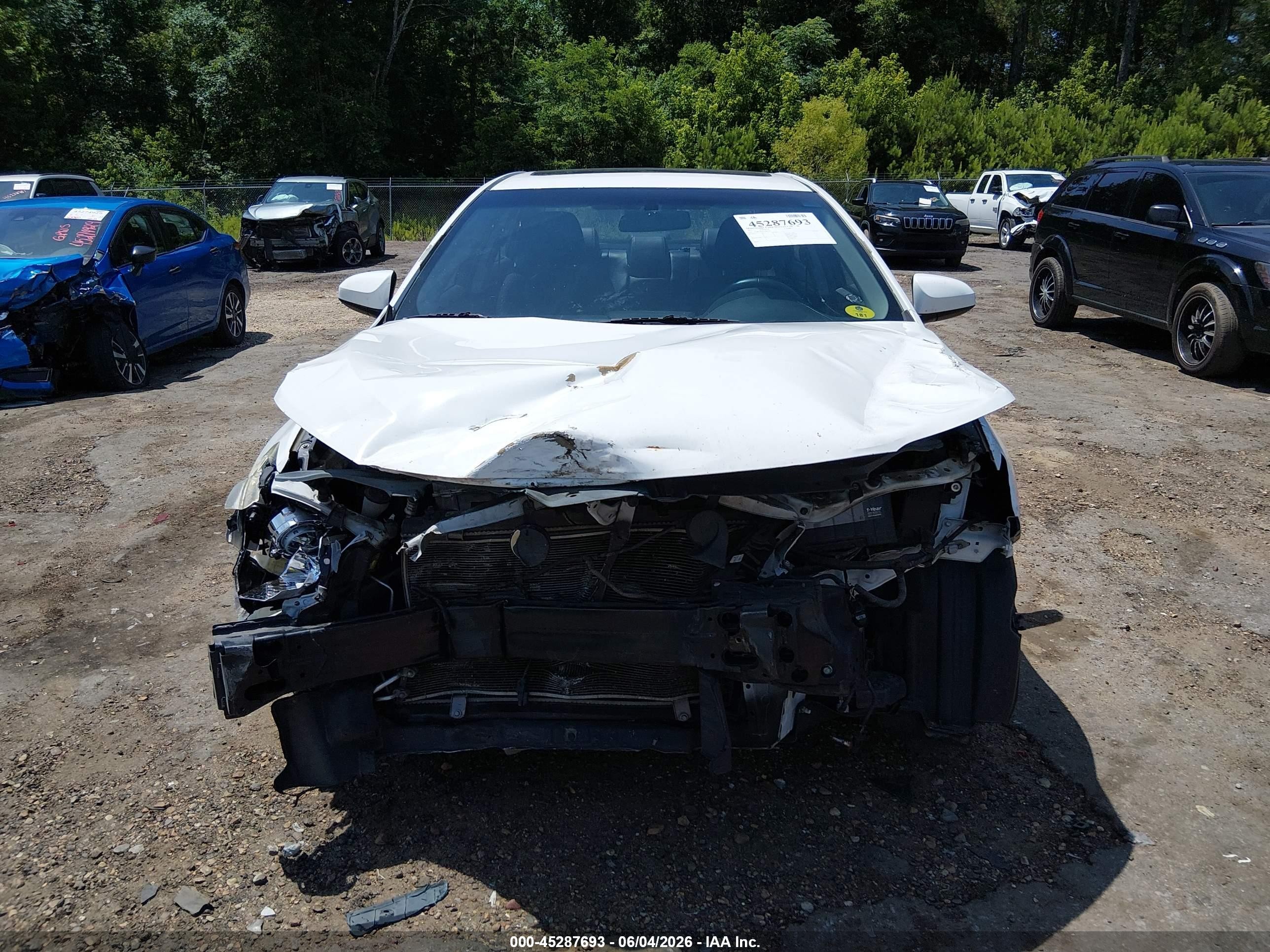 2015 Toyota Camry Se White vin: 4T1BF1FK5FU047379