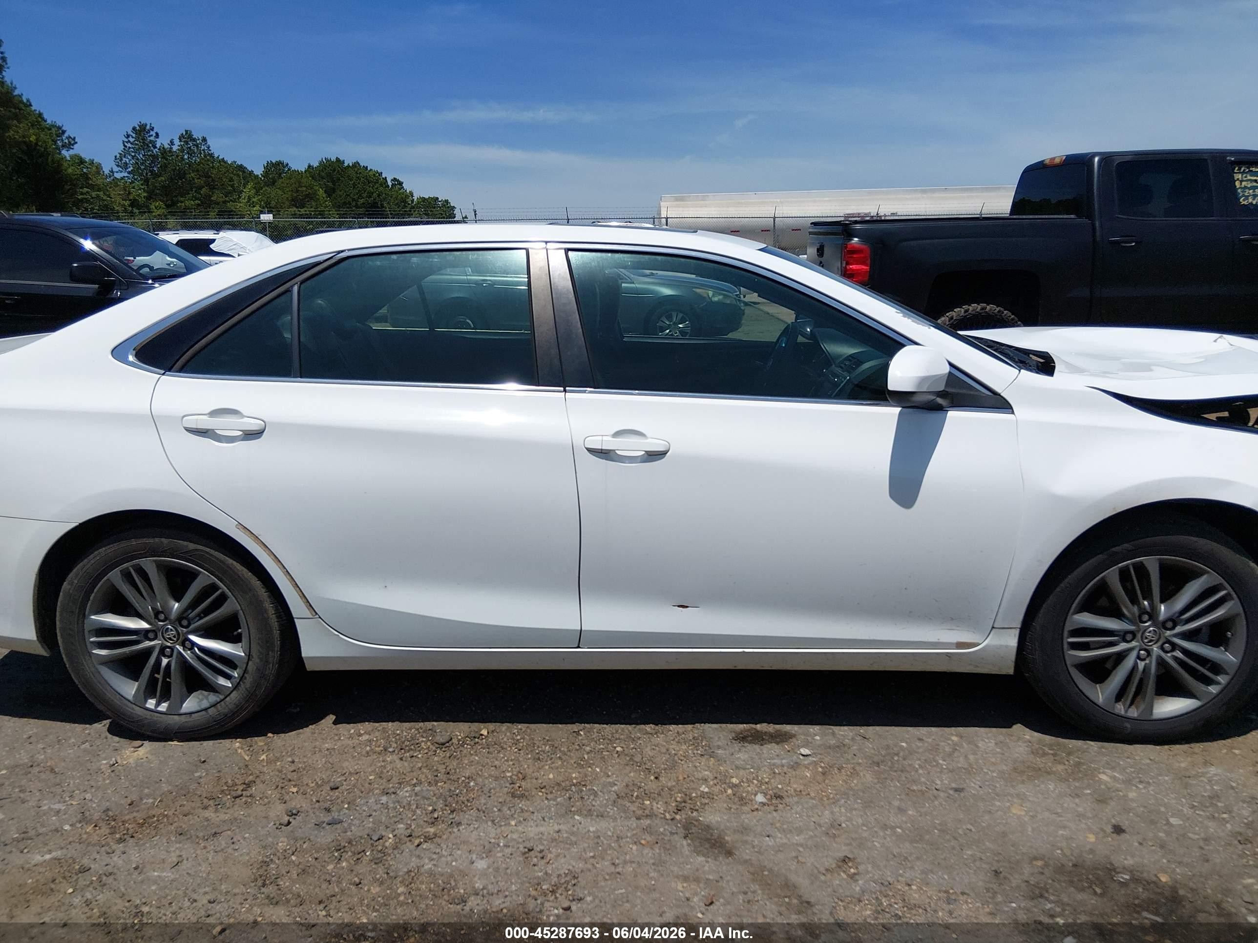 2015 Toyota Camry Se White vin: 4T1BF1FK5FU047379