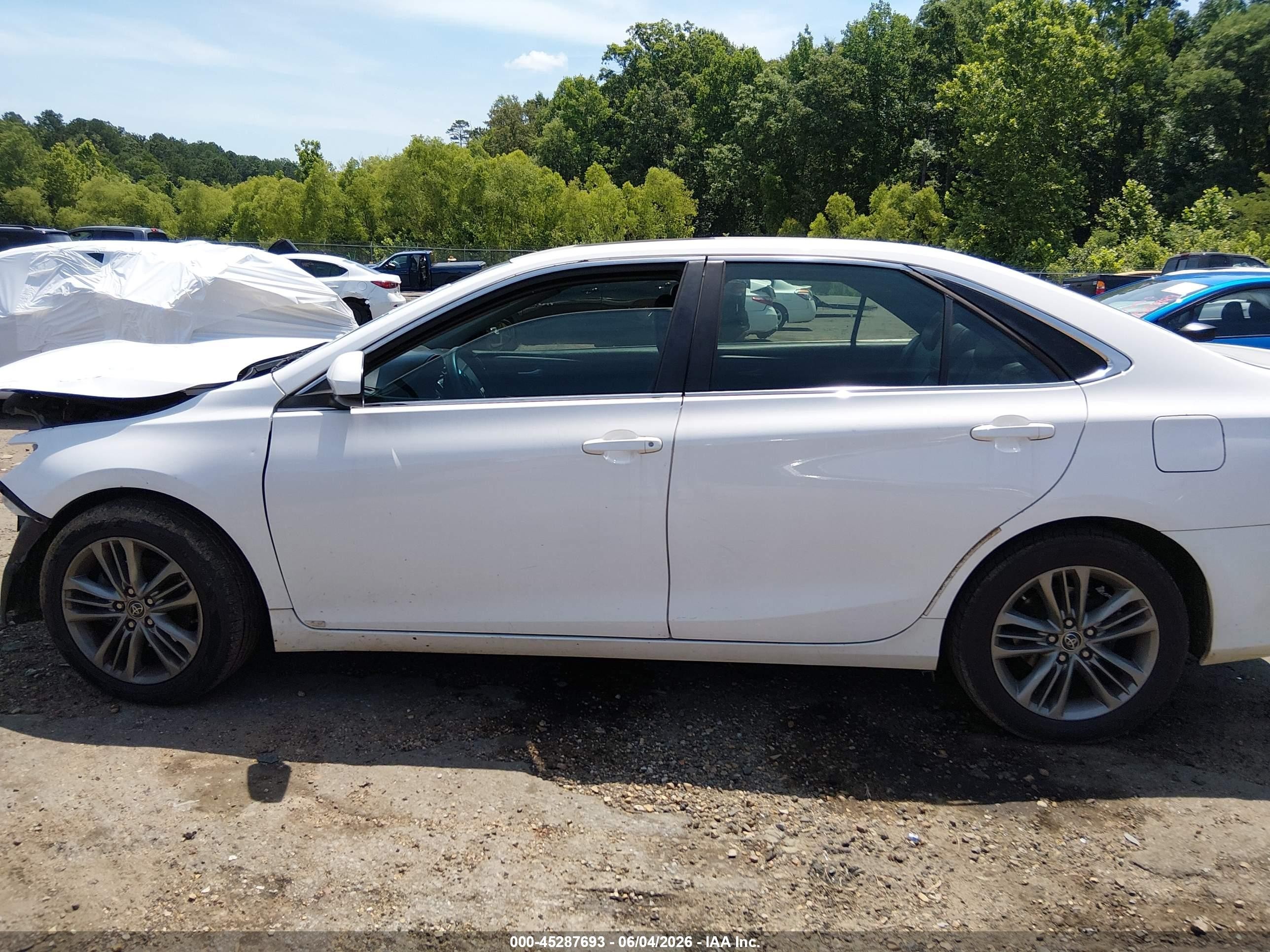 2015 Toyota Camry Se White vin: 4T1BF1FK5FU047379