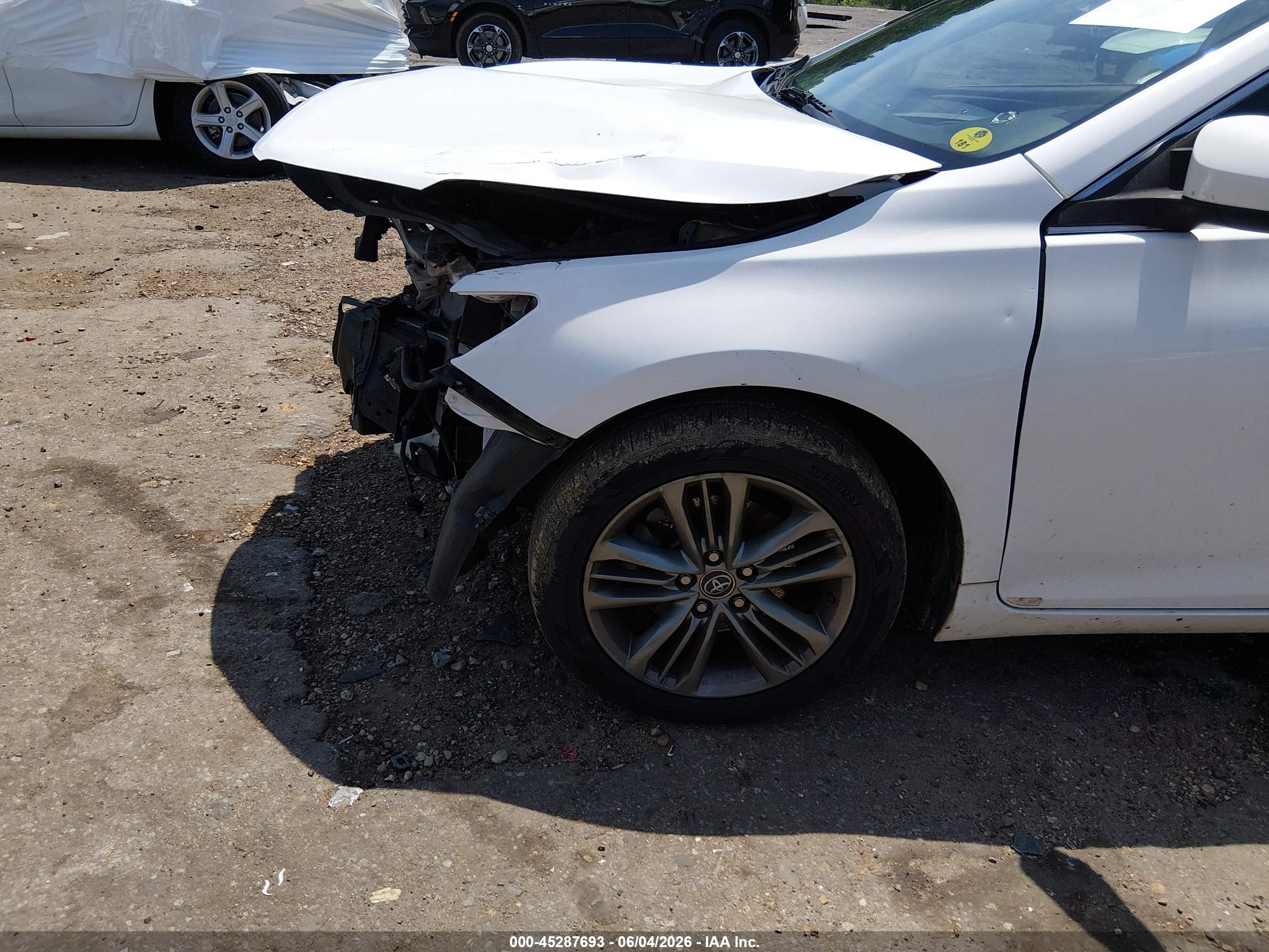 2015 Toyota Camry Se White vin: 4T1BF1FK5FU047379