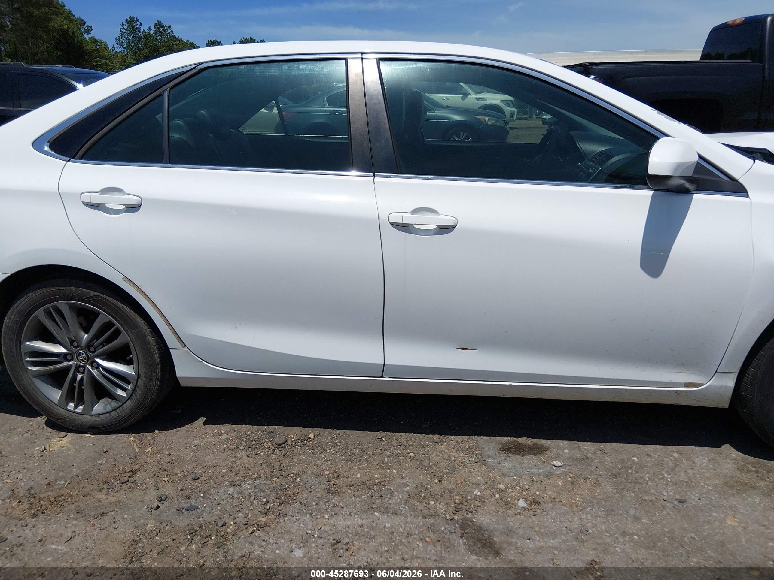 2015 Toyota Camry Se White vin: 4T1BF1FK5FU047379