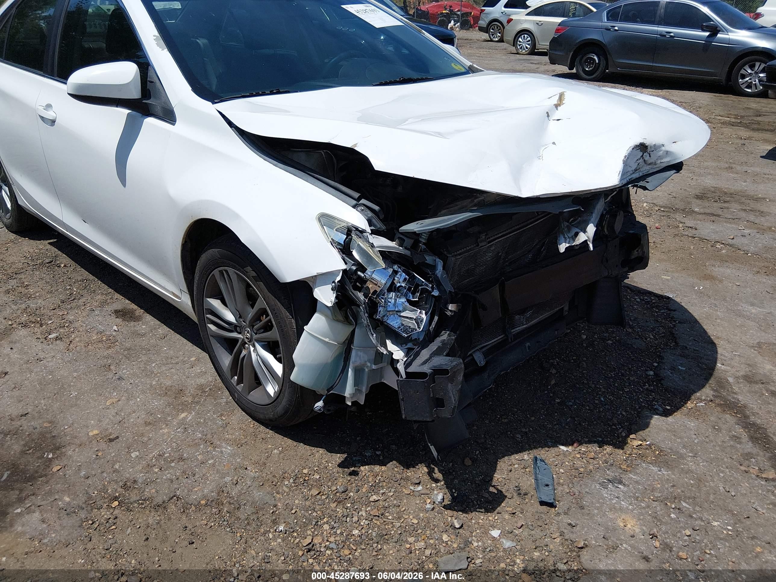 2015 Toyota Camry Se White vin: 4T1BF1FK5FU047379