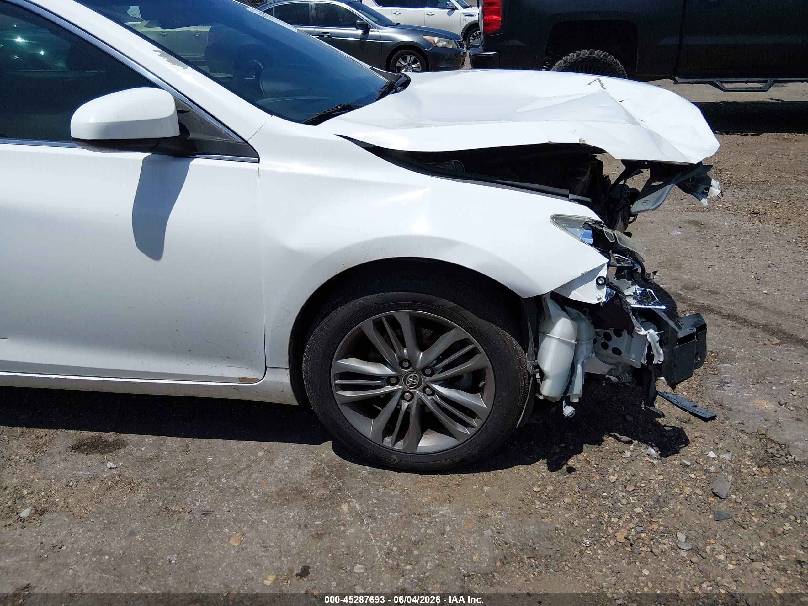 2015 Toyota Camry Se White vin: 4T1BF1FK5FU047379