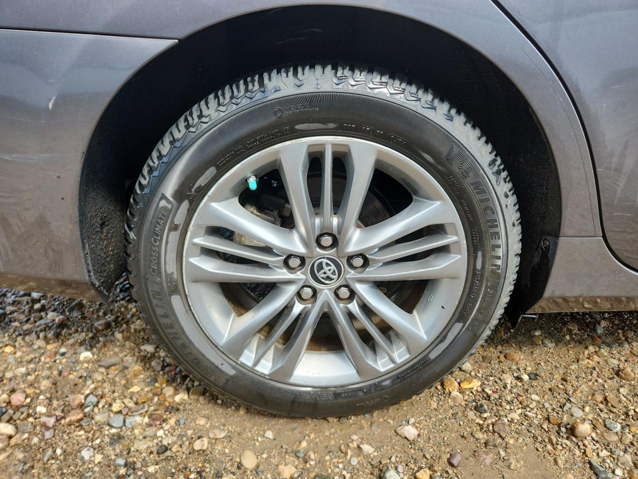 2015 Toyota Camry Se Gray vin: 4T1BF1FK5FU078812 Damage: Right Rear Wheel, Curb Rash, > 12 Inches