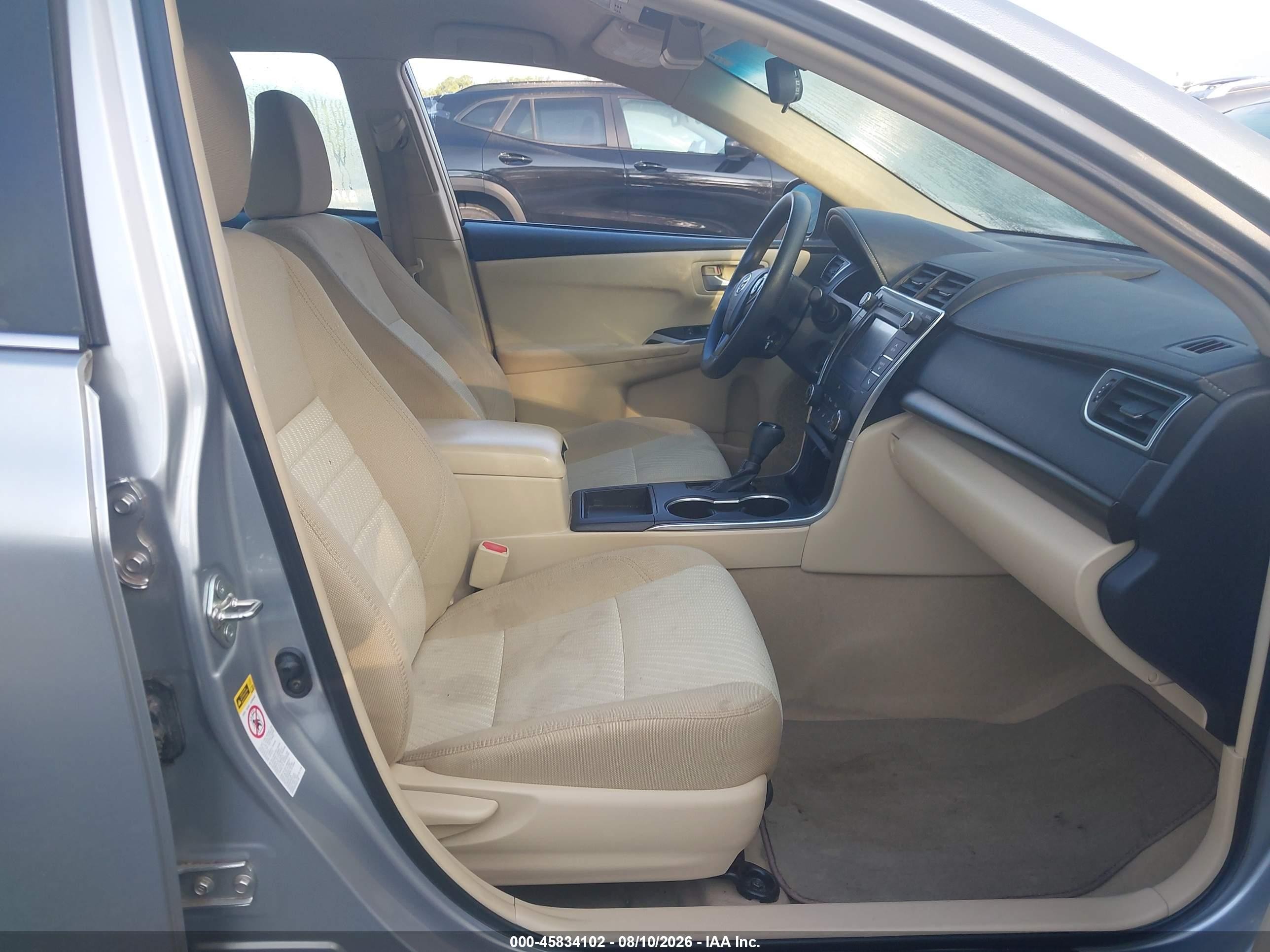 2015 Toyota Camry Le Серебряный vin: 4T1BF1FK5FU081466