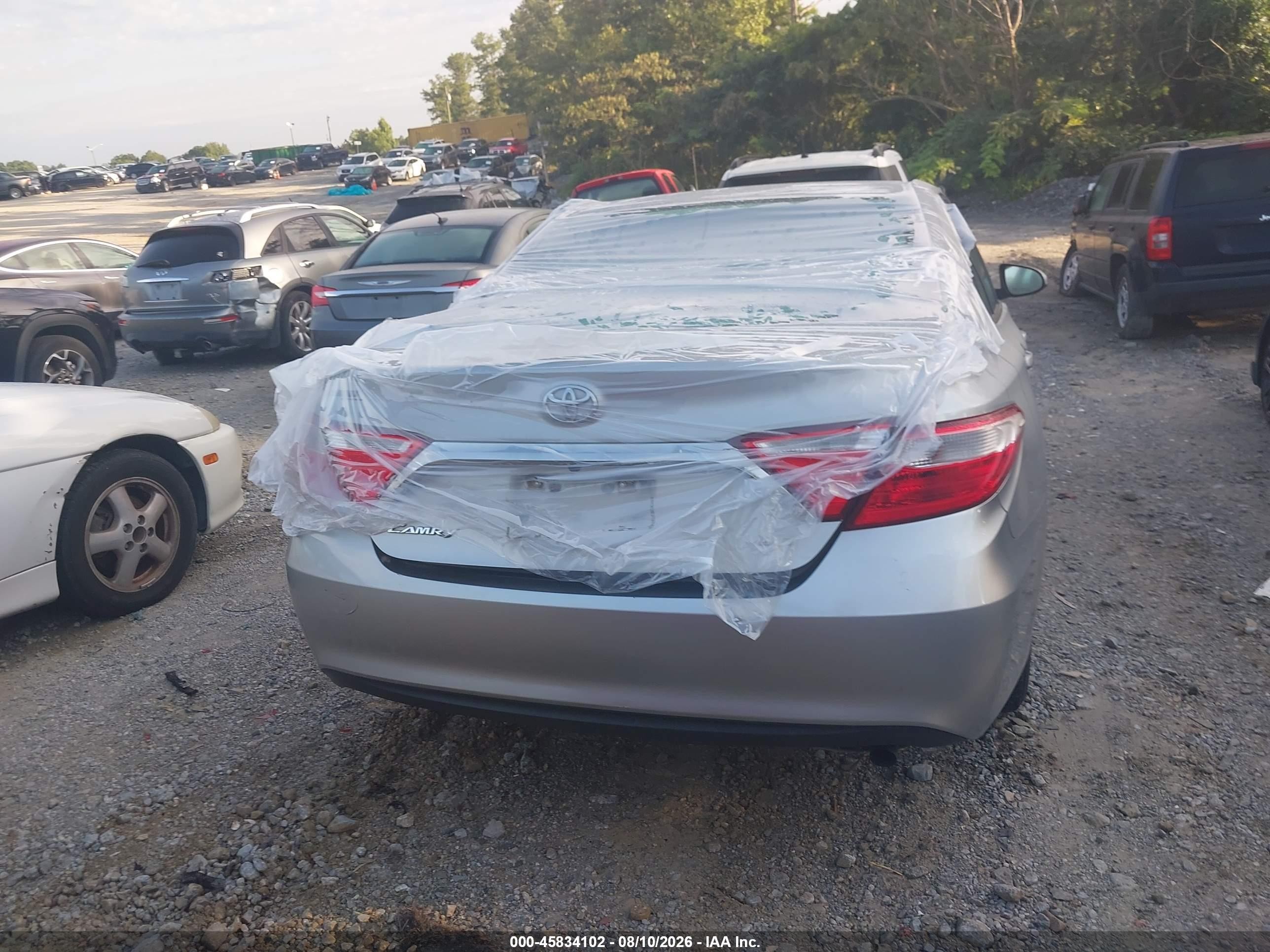 2015 Toyota Camry Le Серебряный vin: 4T1BF1FK5FU081466