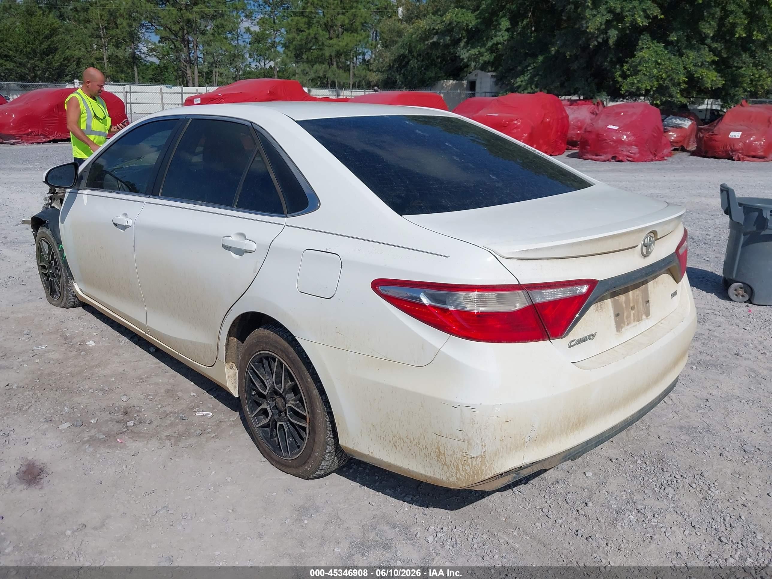 2015 Toyota Camry Se White vin: 4T1BF1FK5FU082357