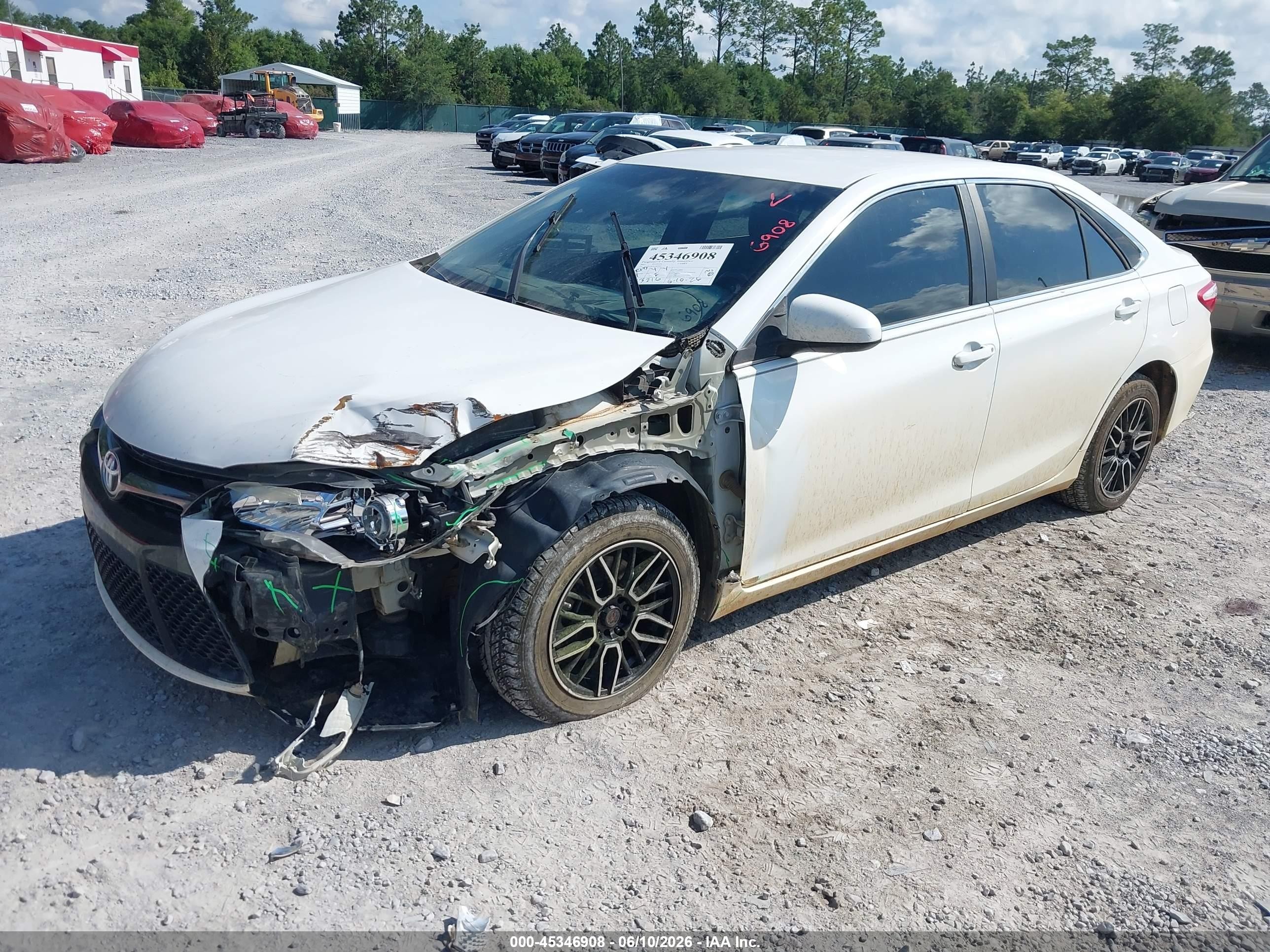 2015 Toyota Camry Se White vin: 4T1BF1FK5FU082357