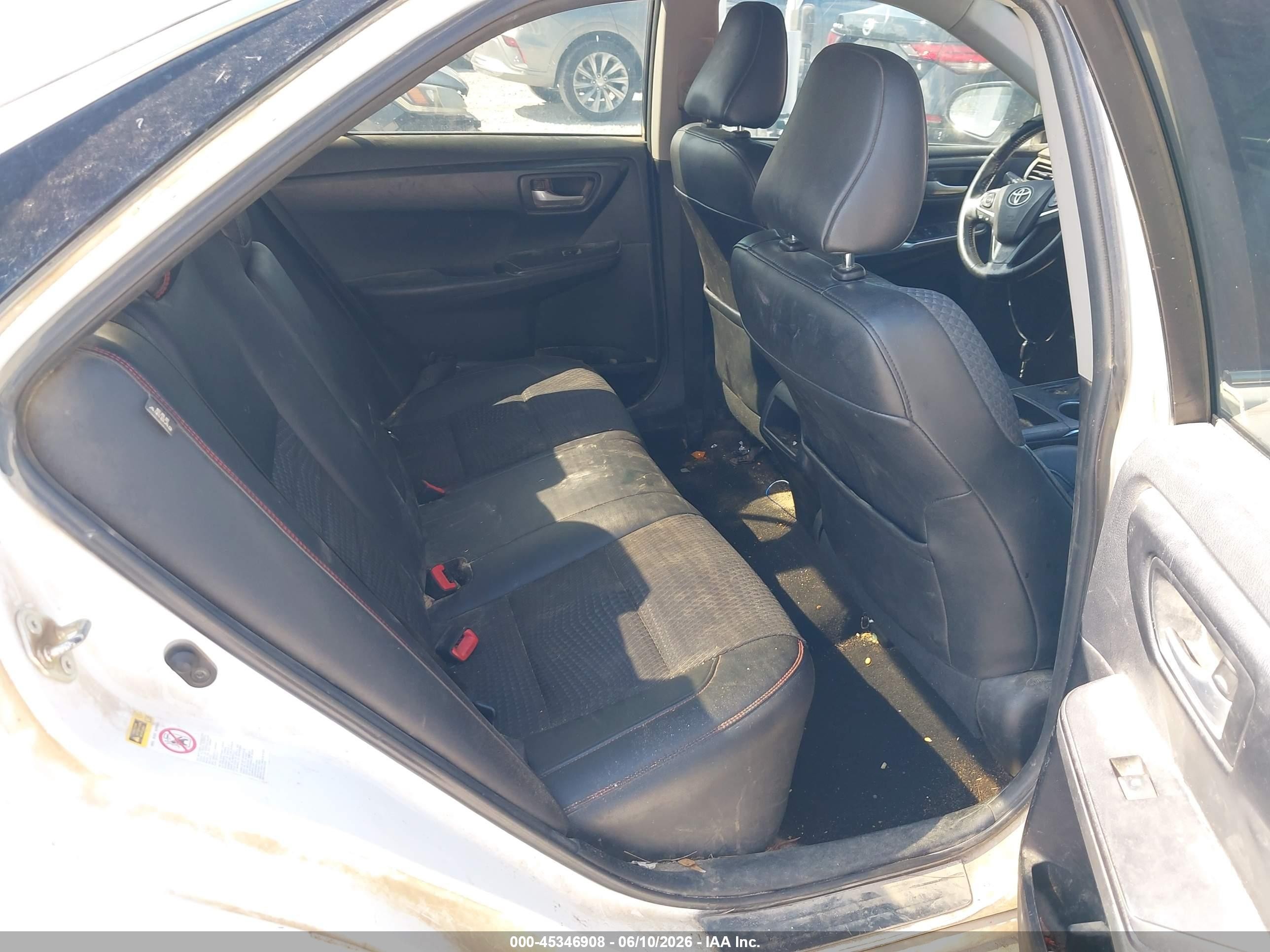 2015 Toyota Camry Se White vin: 4T1BF1FK5FU082357