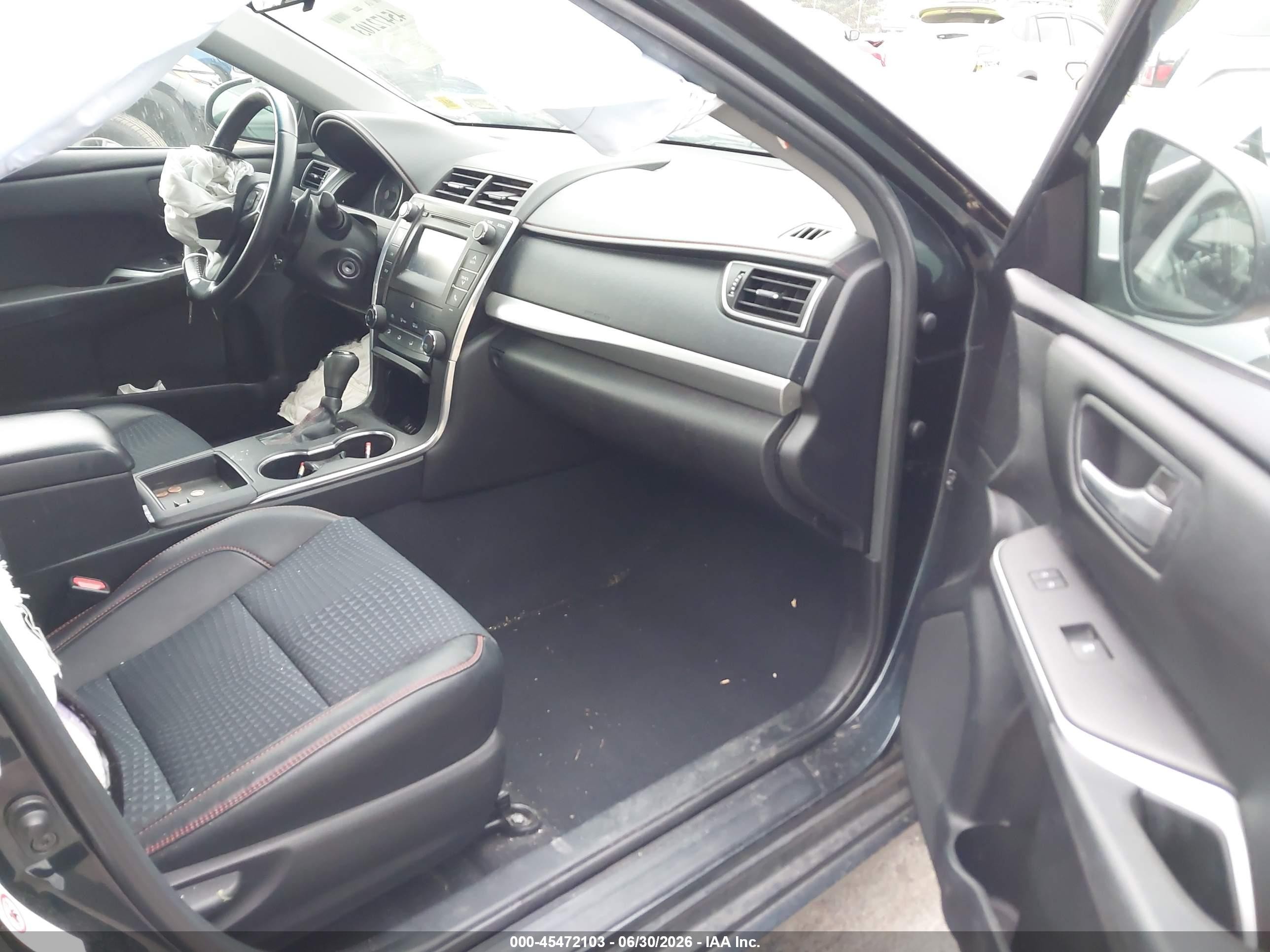 2015 Toyota Camry Se Dark Blue vin: 4T1BF1FK5FU083346