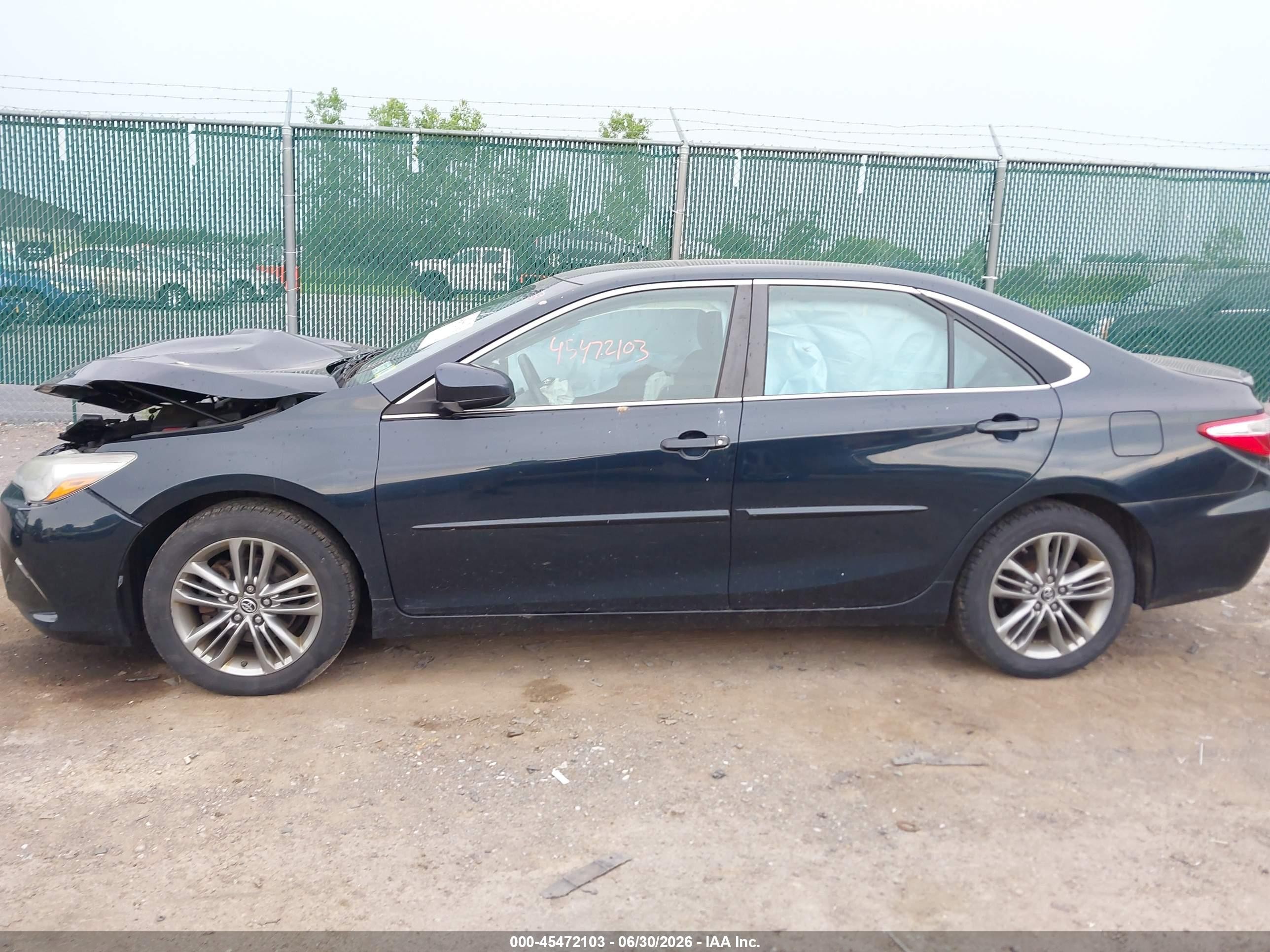2015 Toyota Camry Se Dark Blue vin: 4T1BF1FK5FU083346