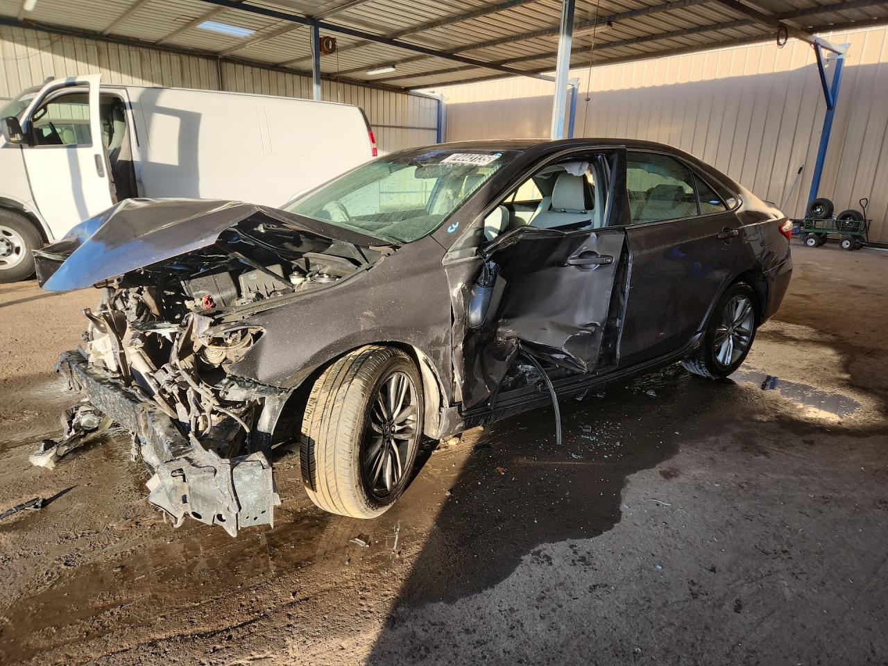 2015 Toyota Camry Se Silver vin: 4T1BF1FK5FU104261 Damage: Left Front Fender, Dent(S) W/ Paint Dmg, > 12 Inches