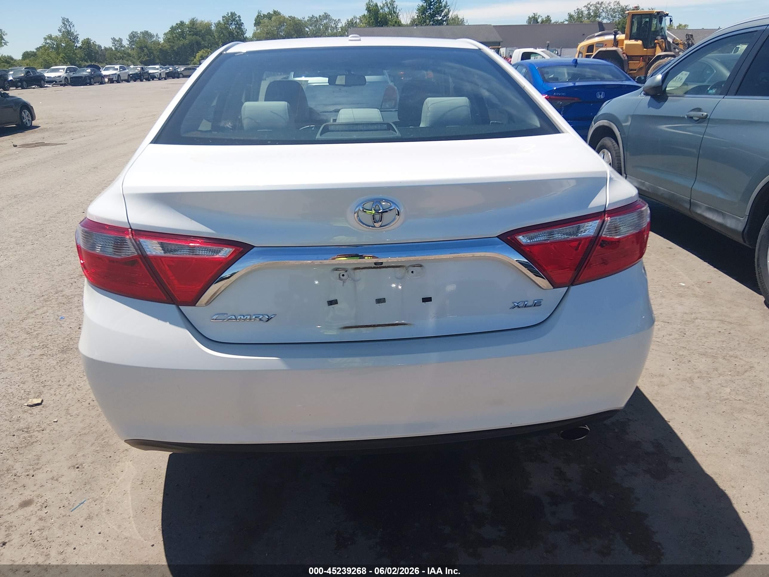 2015 Toyota Camry Xle White vin: 4T1BF1FK5FU113591