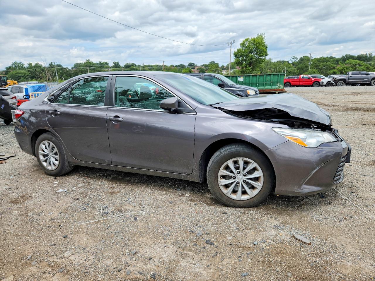 2015 Toyota Camry Le Gray vin: 4T1BF1FK5FU114806