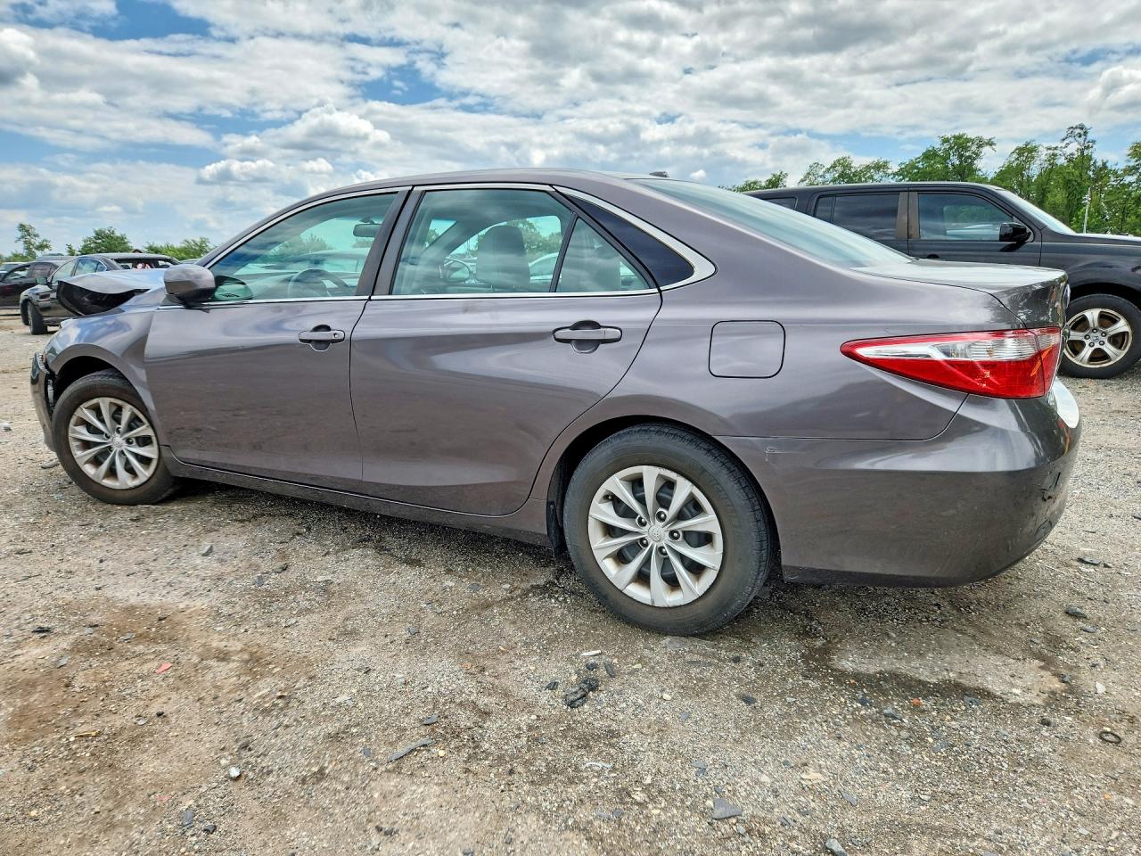 2015 Toyota Camry Le Gray vin: 4T1BF1FK5FU114806