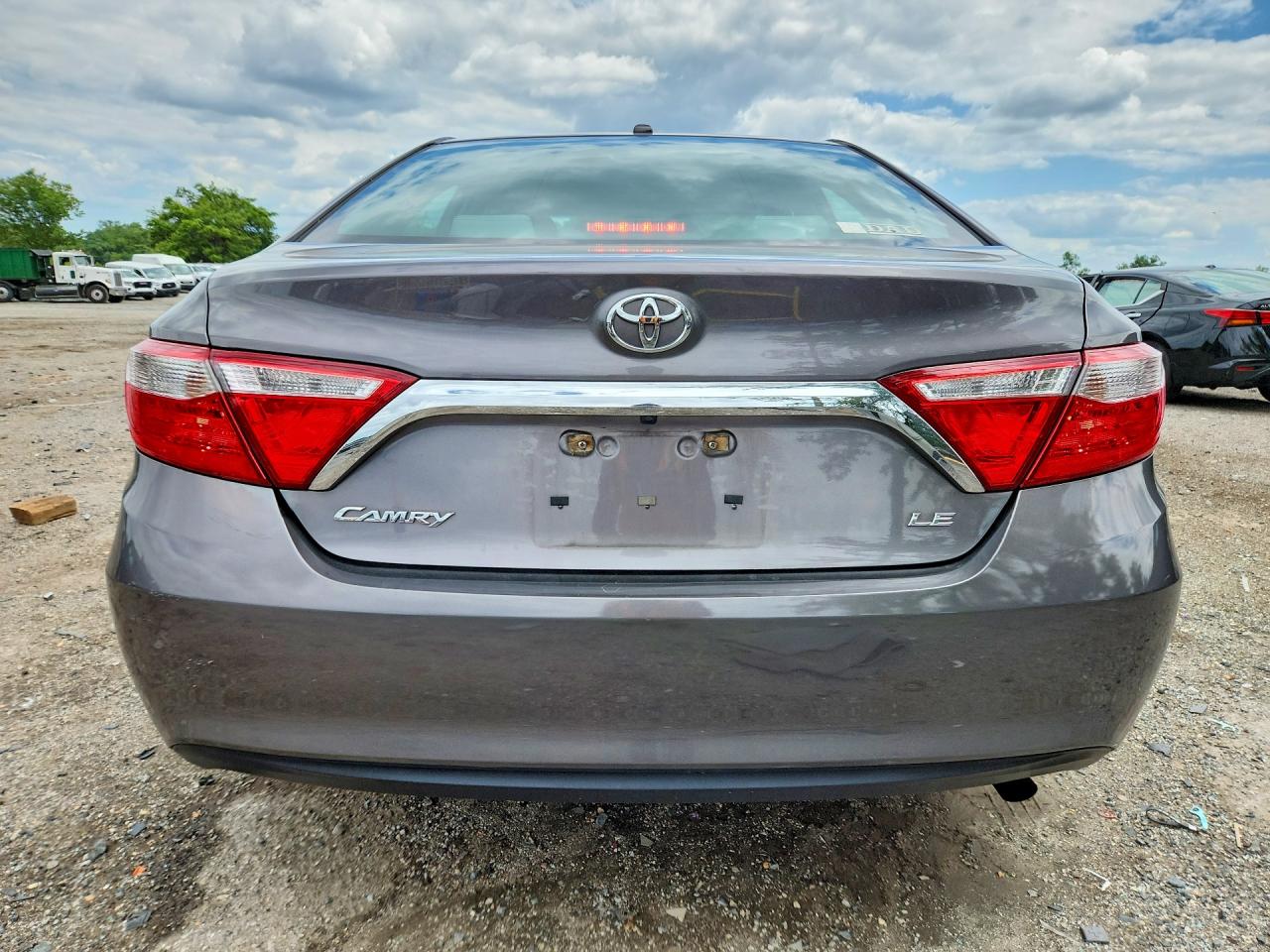 2015 Toyota Camry Le Gray vin: 4T1BF1FK5FU114806