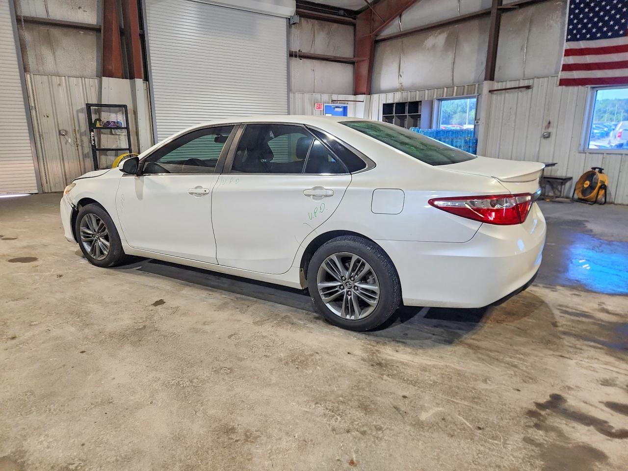 2015 Toyota Camry Se Белый vin: 4T1BF1FK5FU491149