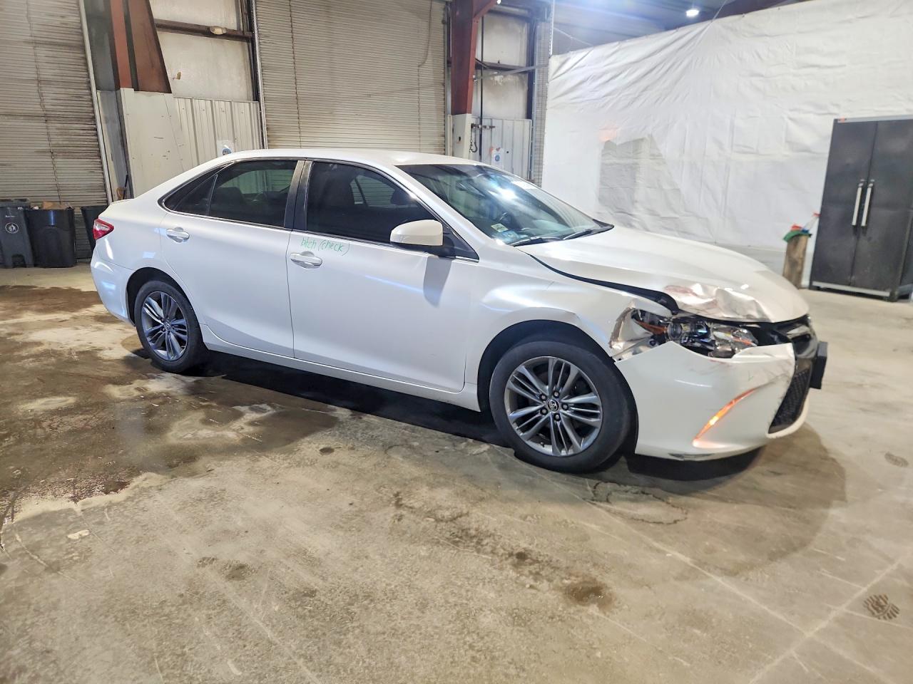 2015 Toyota Camry Se Белый vin: 4T1BF1FK5FU491149