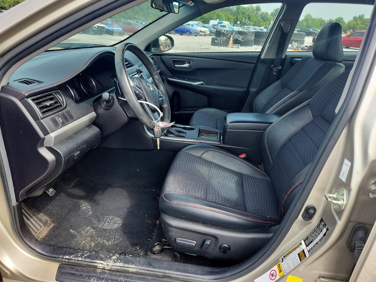 2015 Toyota Camry Se Tan vin: 4T1BF1FK5FU497730