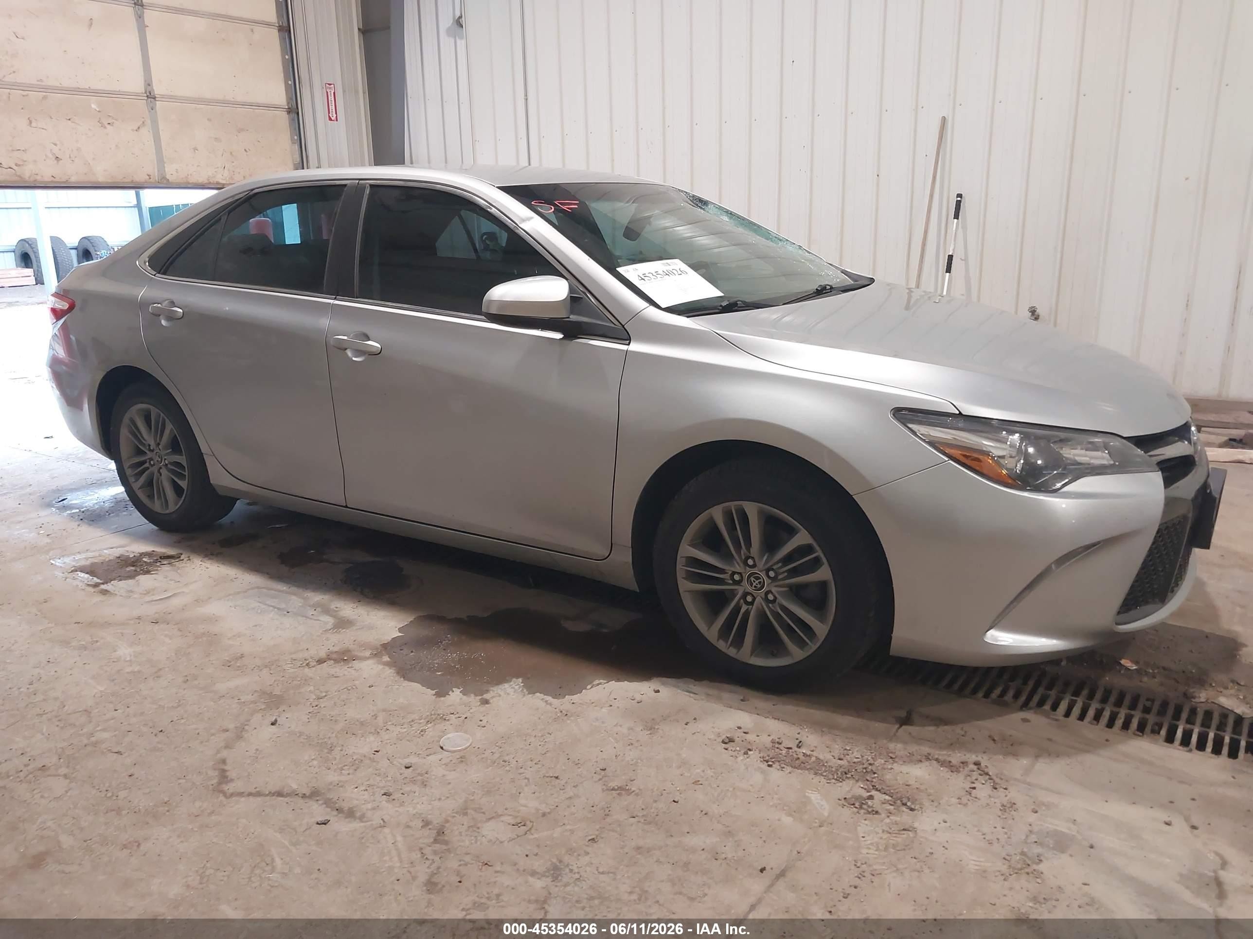 2015 Toyota Camry Se Silver vin: 4T1BF1FK5FU876419